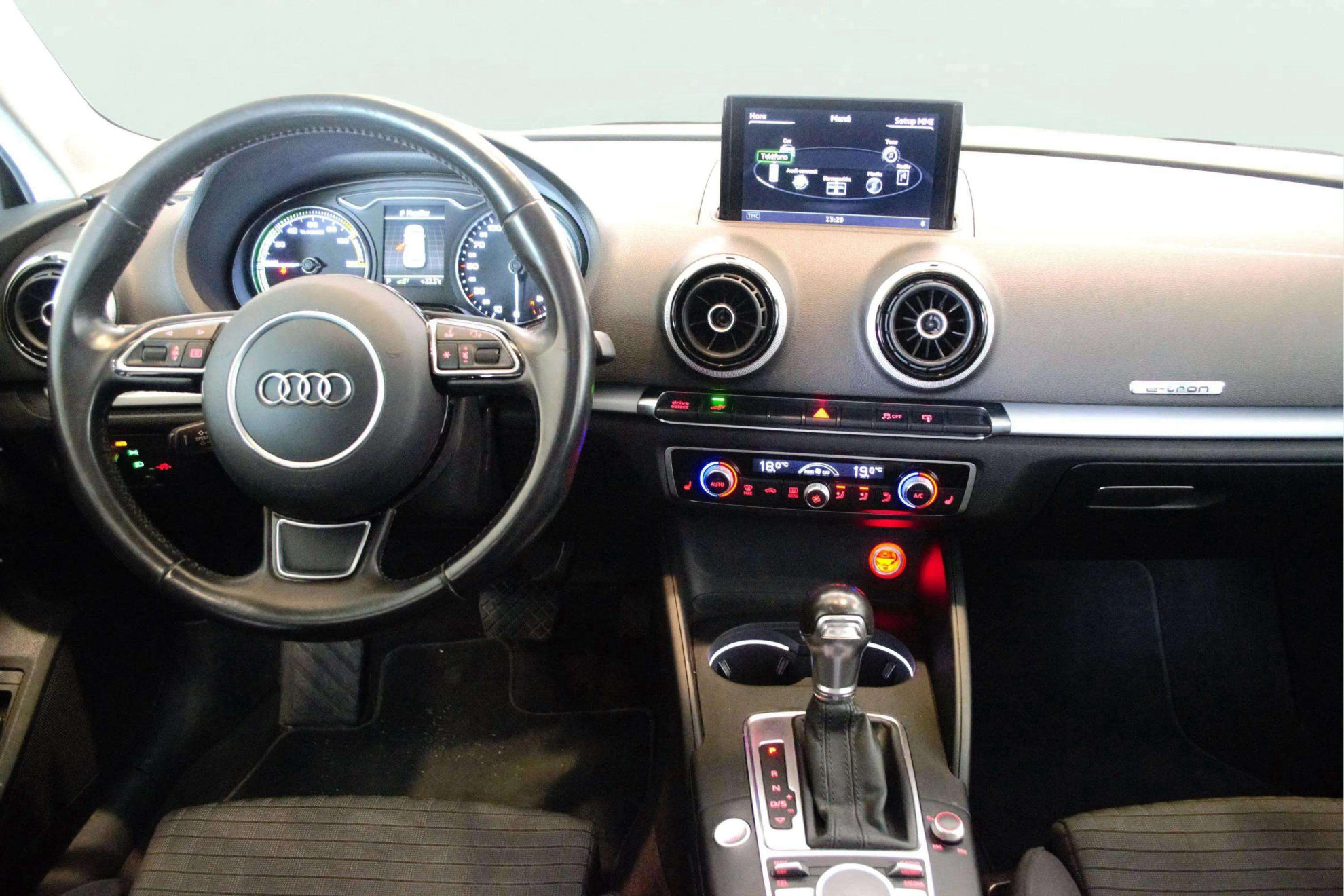 Audi A3 Sportback 1.4 TFSI e-tron S tro Ambition - foto 18