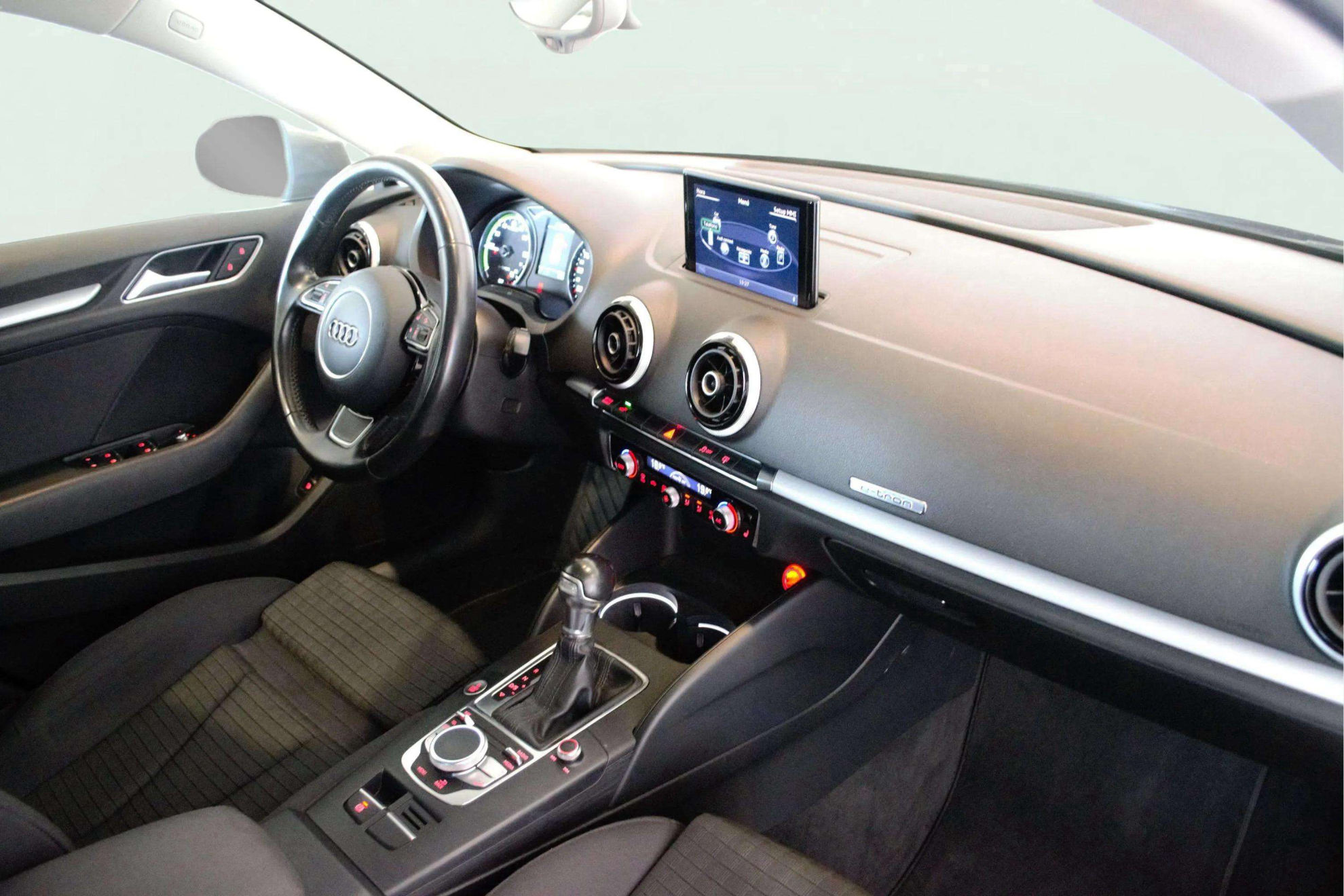 Audi A3 Sportback 1.4 TFSI e-tron S tro Ambition - foto 9