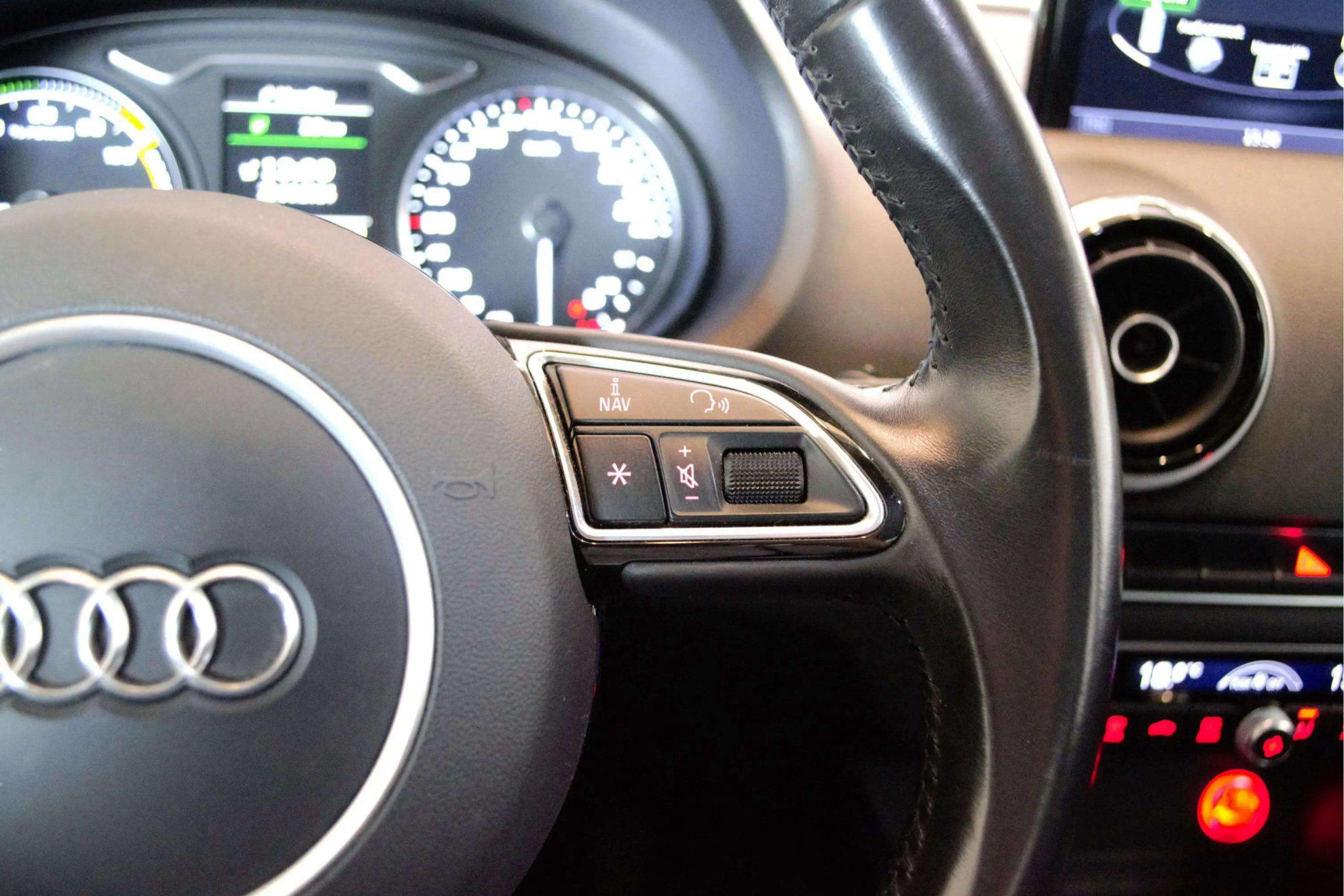 Audi A3 Sportback 1.4 TFSI e-tron S tro Ambition - foto 22
