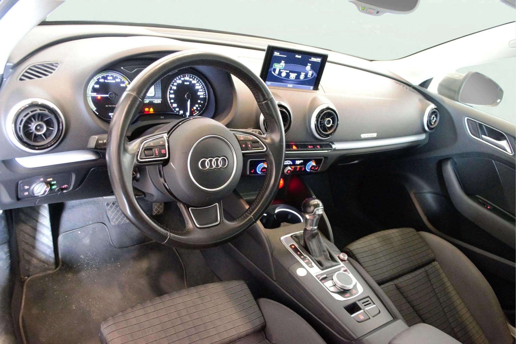 Audi A3 Sportback 1.4 TFSI e-tron S tro Ambition - foto 17