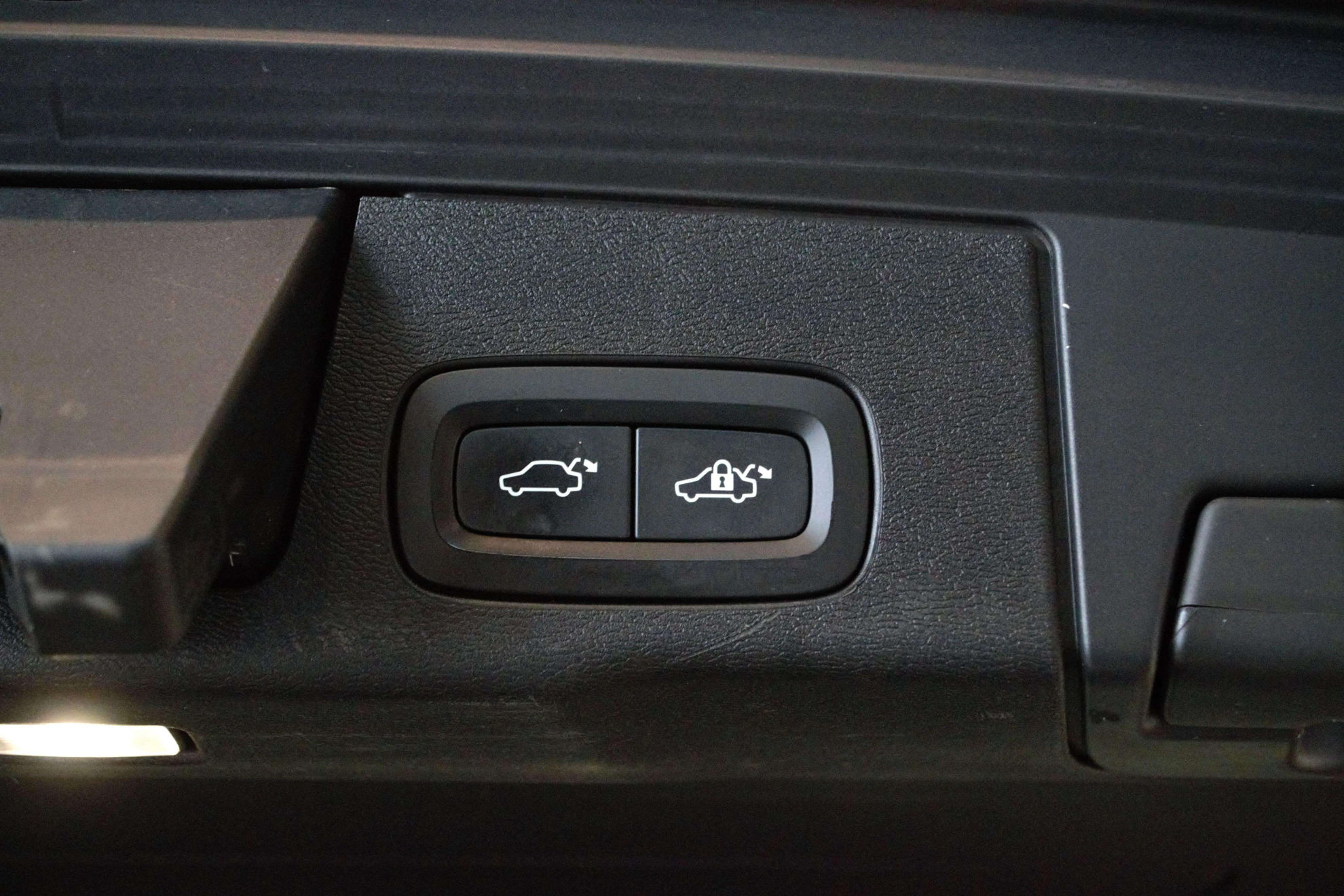 Volvo XC60 2.0 D4 AWD Inscription - foto 7