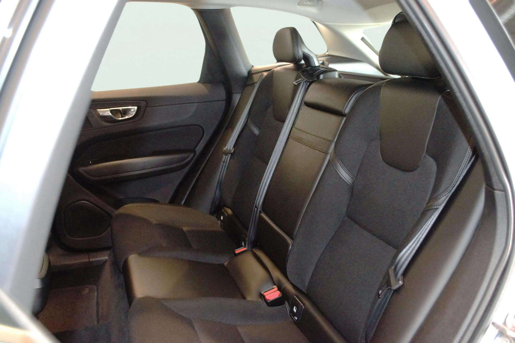 Volvo XC60 2.0 D4 AWD Inscription - foto 10