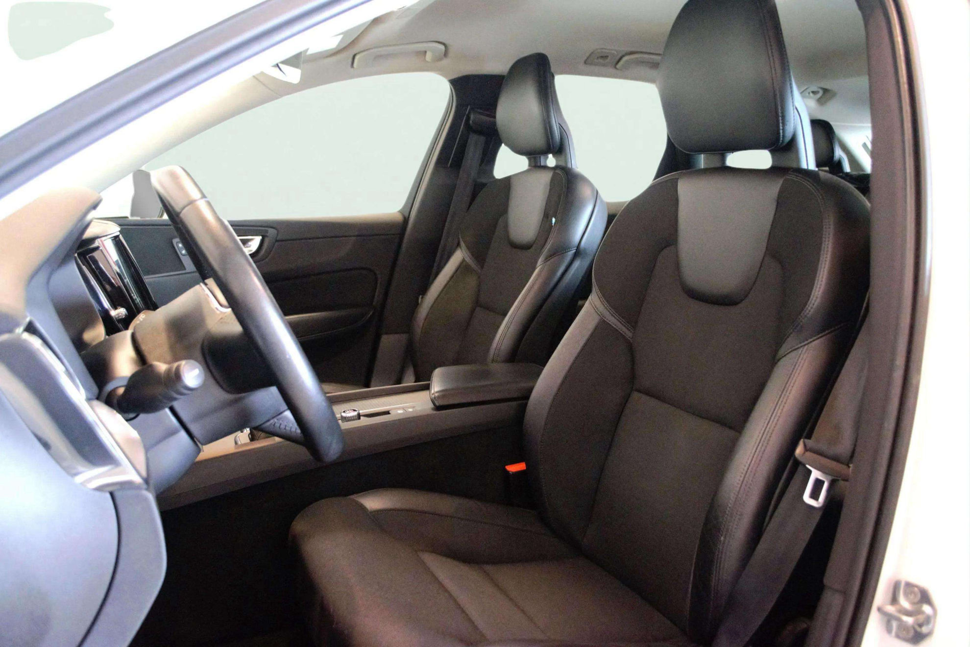 Volvo XC60 2.0 D4 AWD Inscription - foto 15