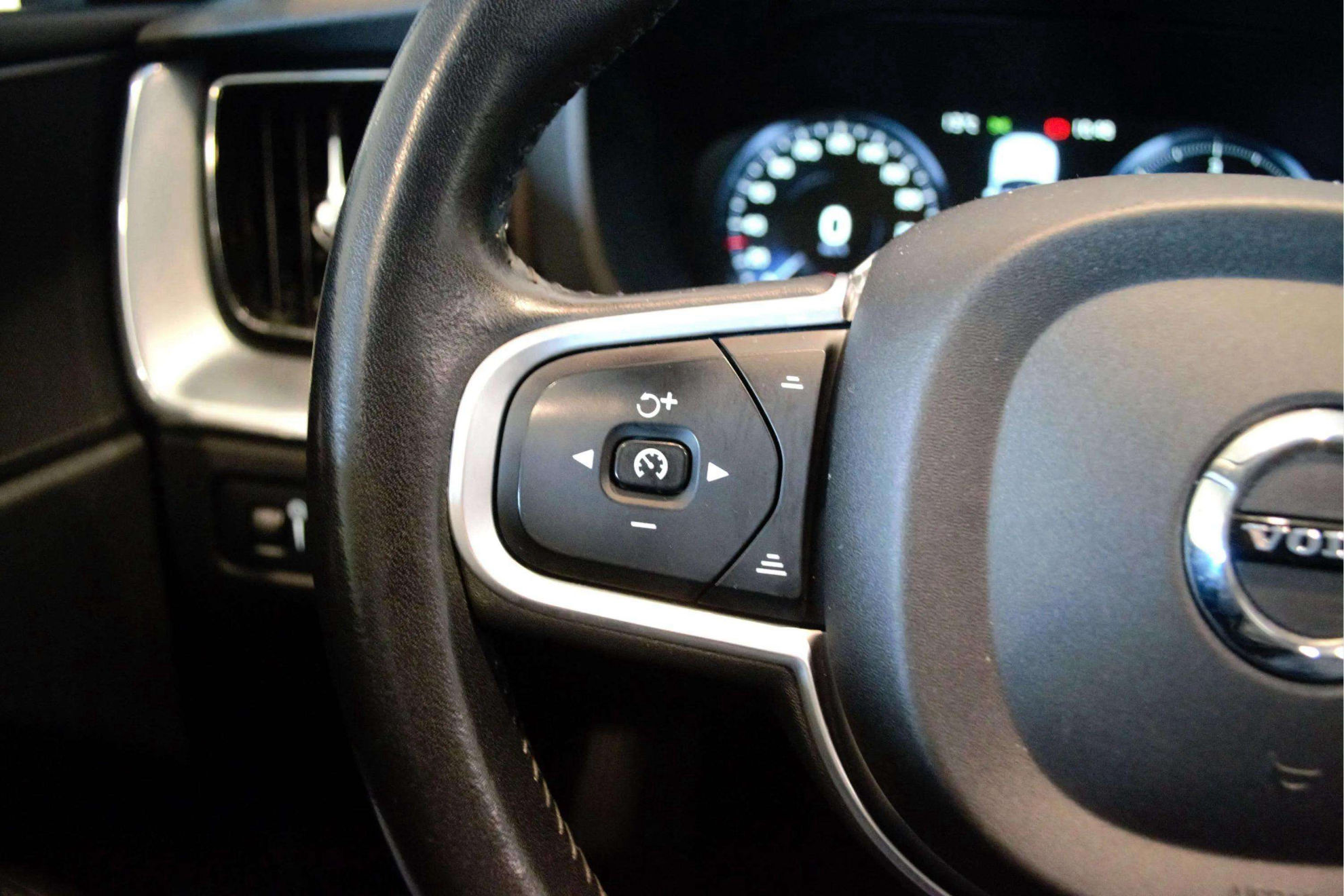 Volvo XC60 2.0 D4 AWD Inscription - foto 20