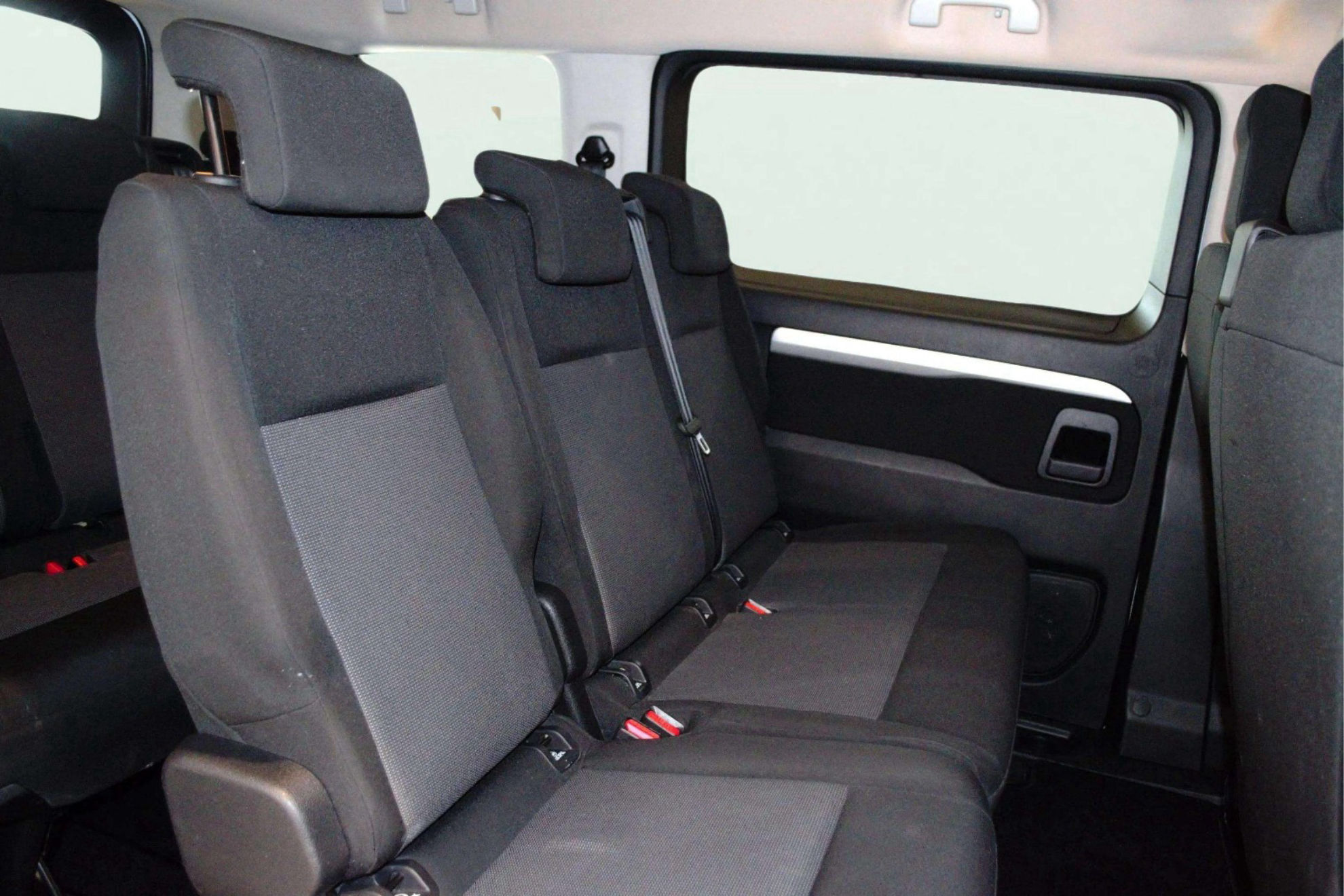 Peugeot Traveller Business 1.5 BlueHDi (120) Long - foto 15