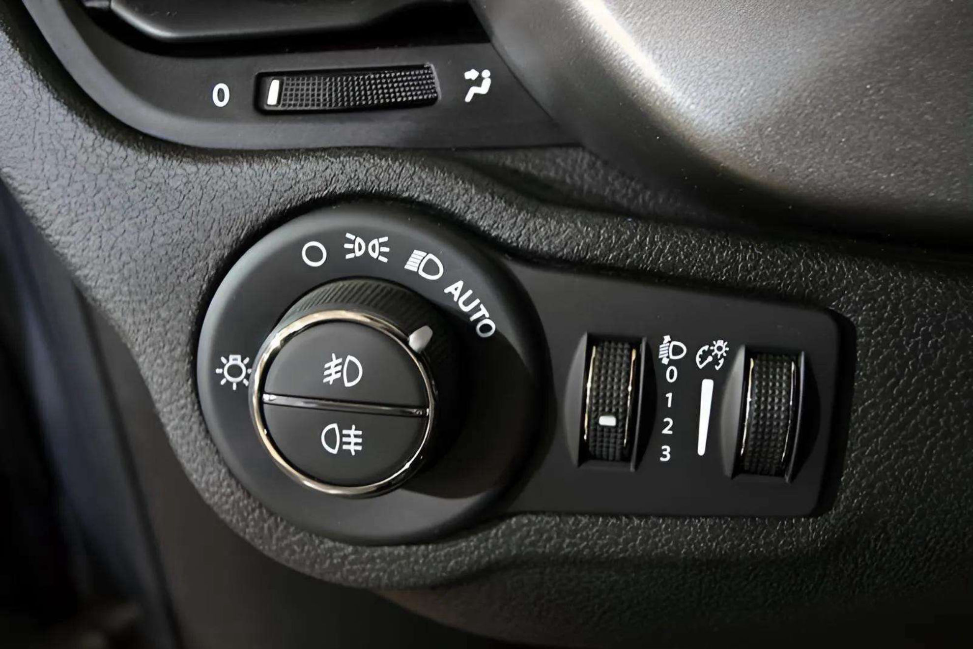 Fiat 500X Sport 1.3 Firefly T4 DCT - foto 13