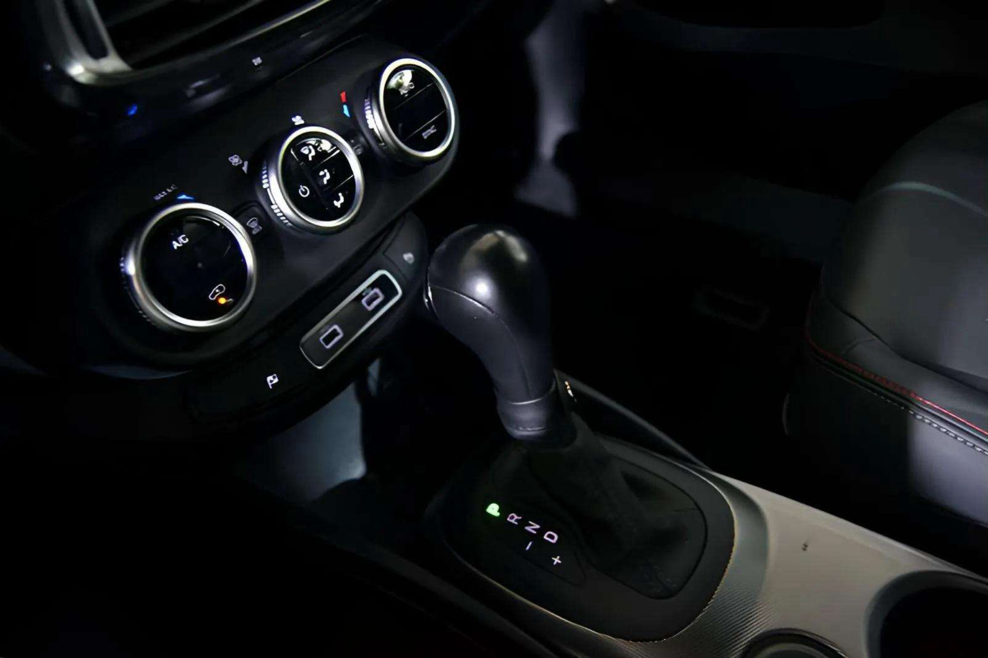 Fiat 500X Sport 1.3 Firefly T4 DCT - foto 24