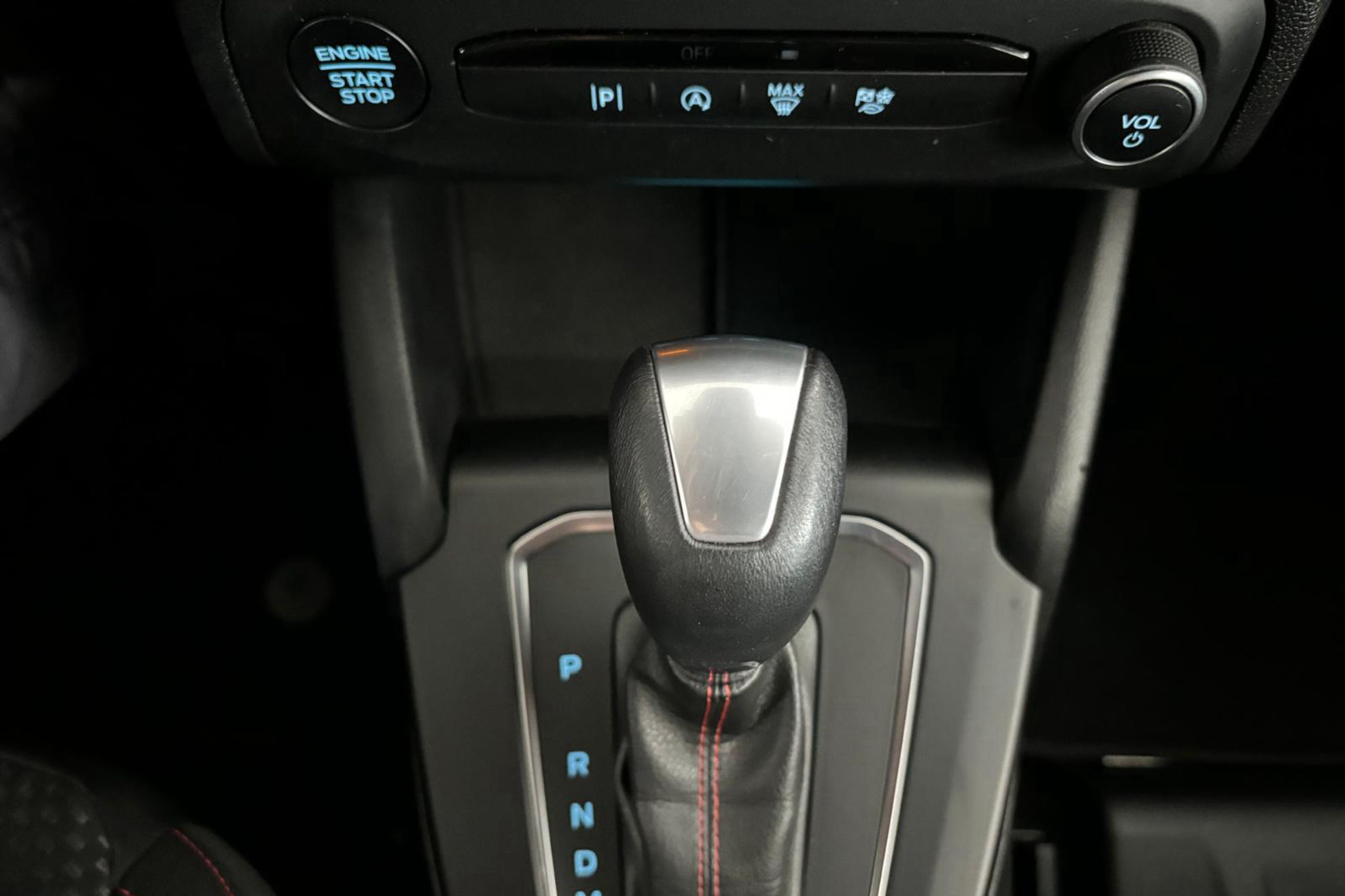 Ford Focus 1.0 EcoBoost MHEV ST-Line - foto 32