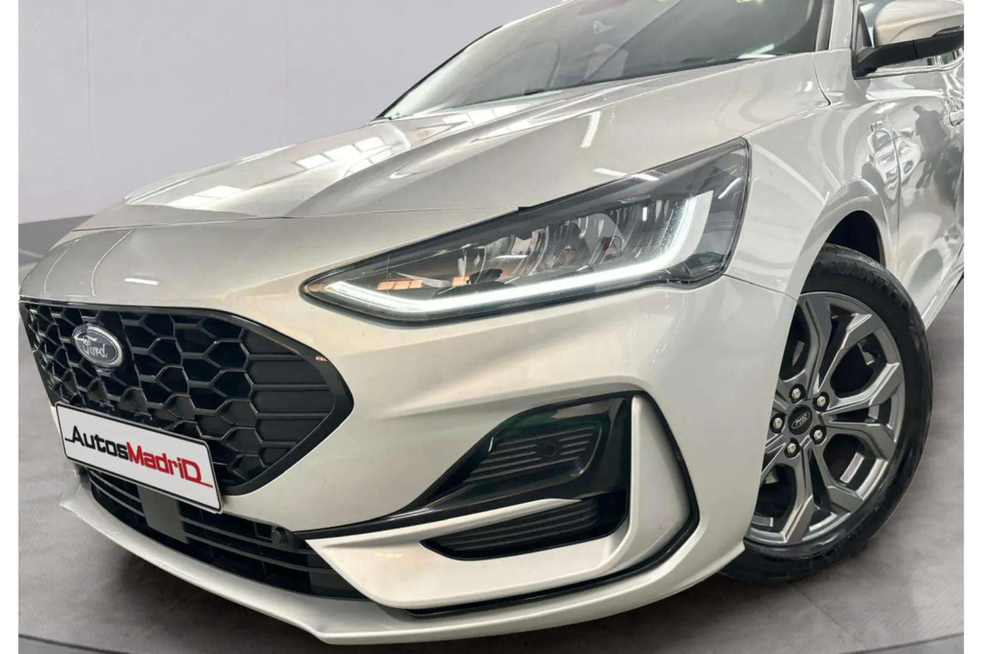Ford Focus 1.0 EcoBoost MHEV ST-Line - foto 9