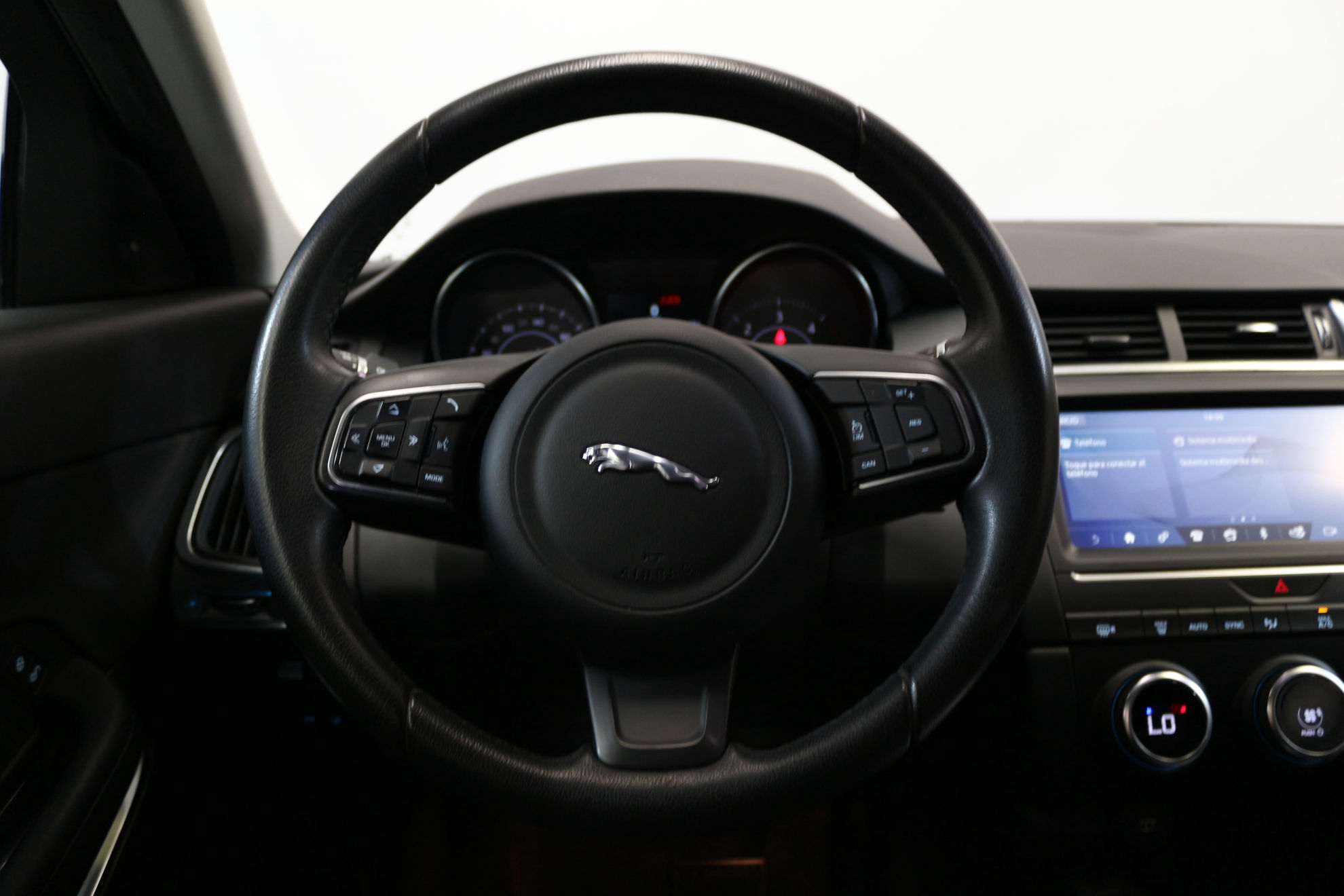 Jaguar E-Pace 2.0D S 4WD - foto 17