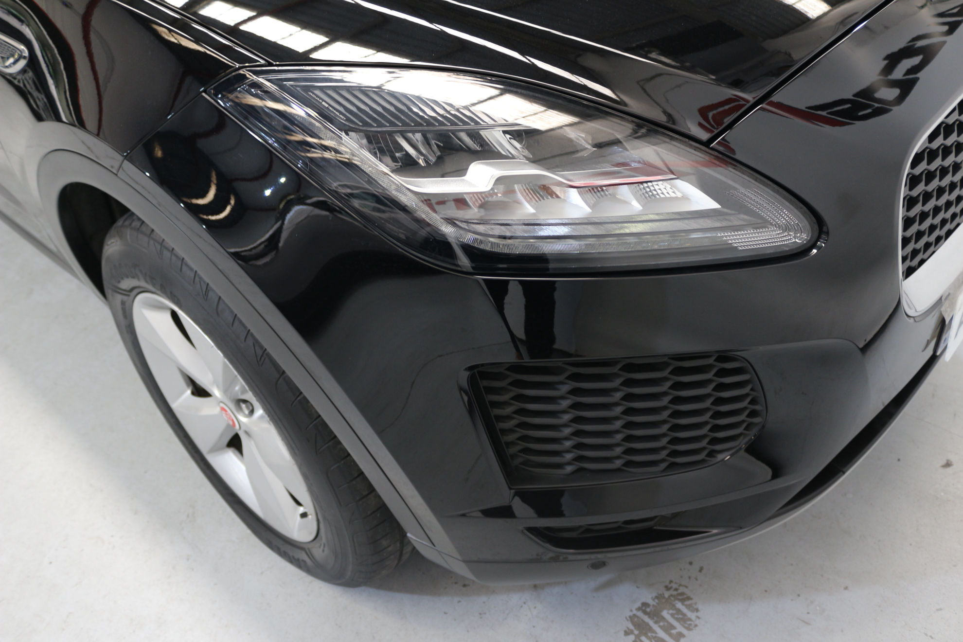 Jaguar E-Pace 2.0D S 4WD - foto 35