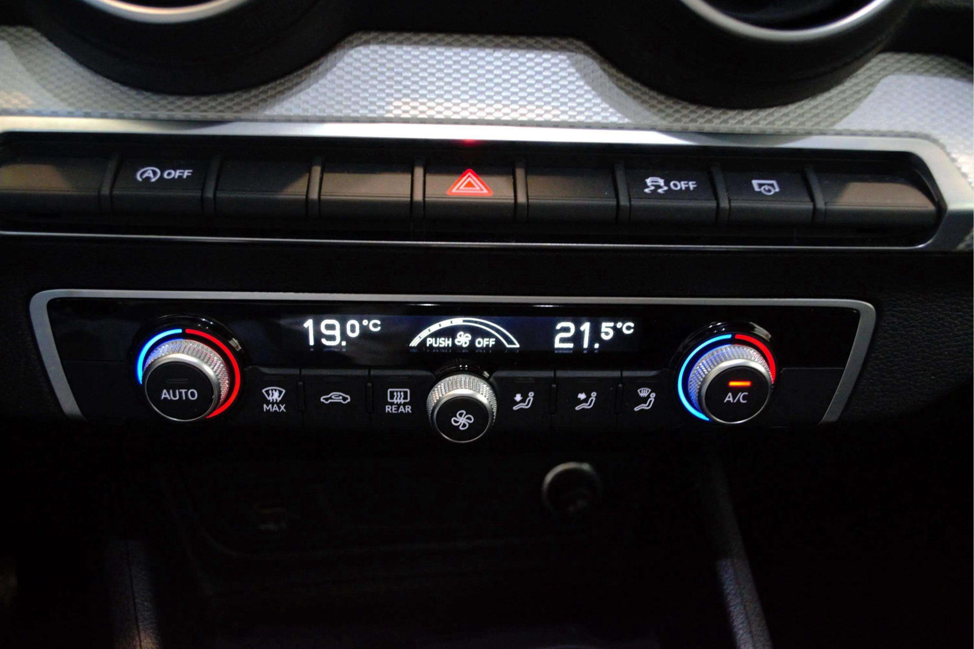 Audi Q2 Advanced 30 TDI S tronic - foto 27