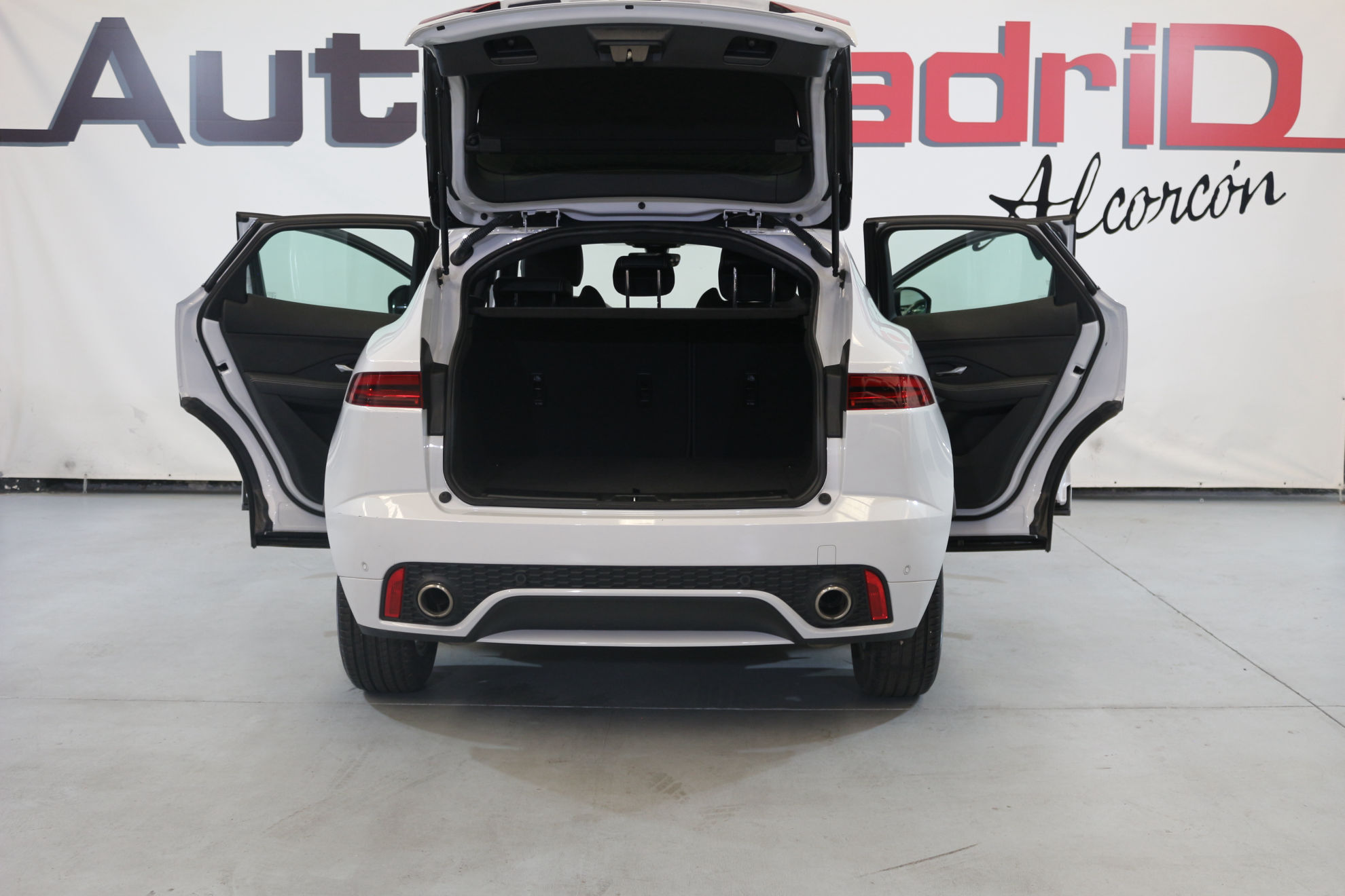Jaguar E-Pace 2.0D R-Dynamic S 4WD - foto 5