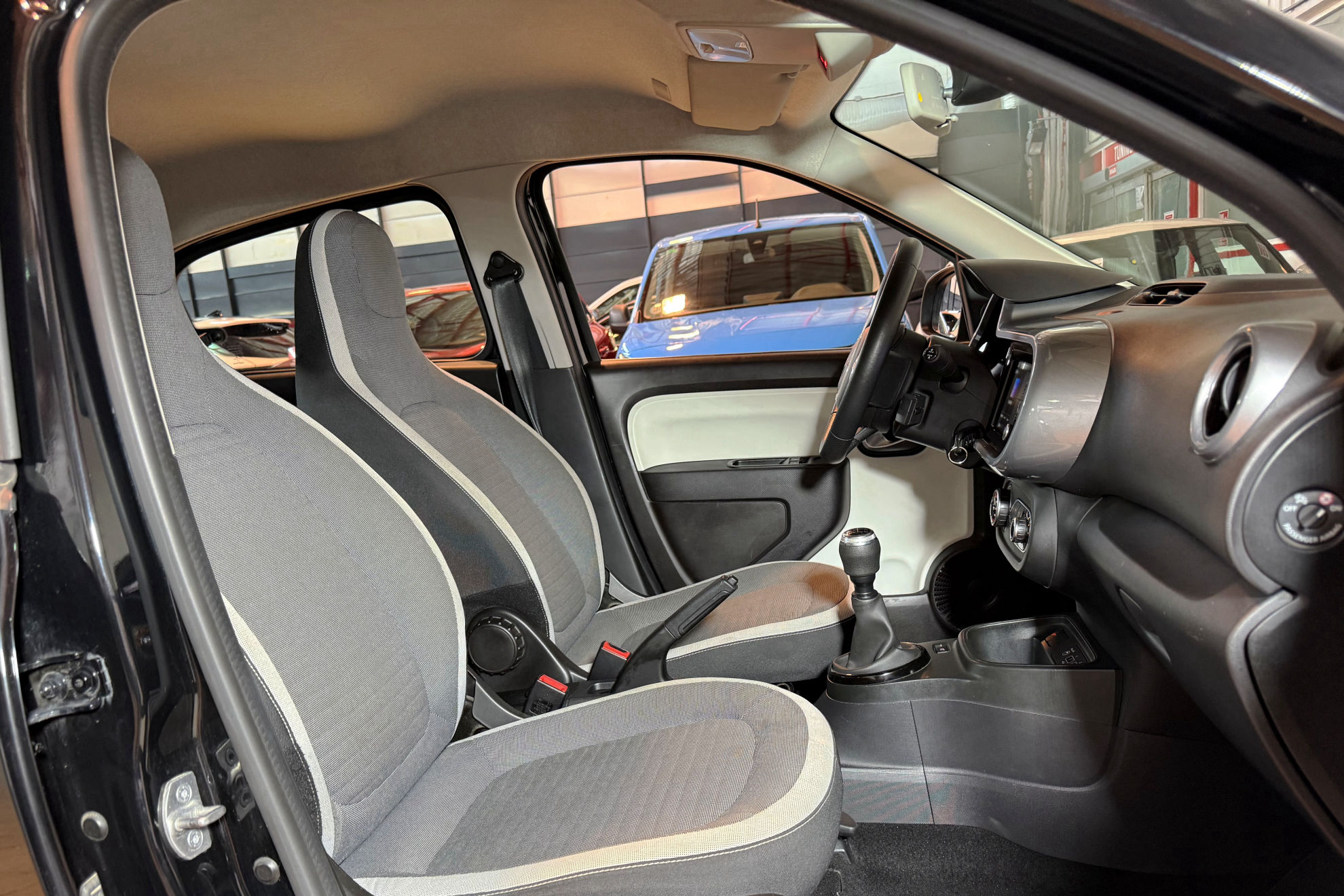Renault Twingo Limited SCe - foto 12
