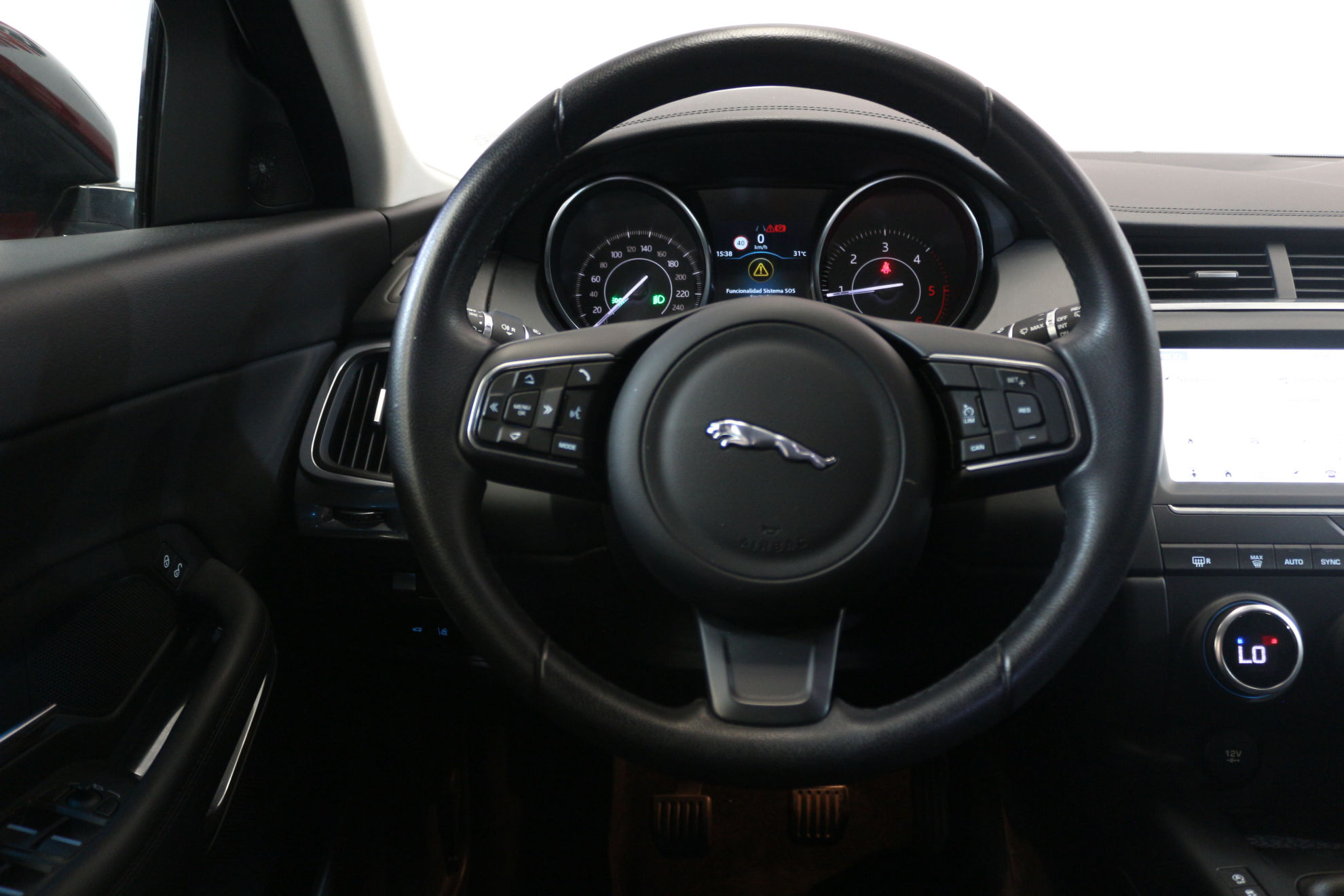 Jaguar E-Pace 2.0D S 4WD - foto 18