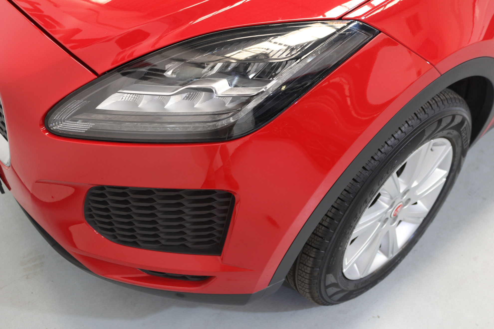 Jaguar E-Pace 2.0D S 4WD - foto 35