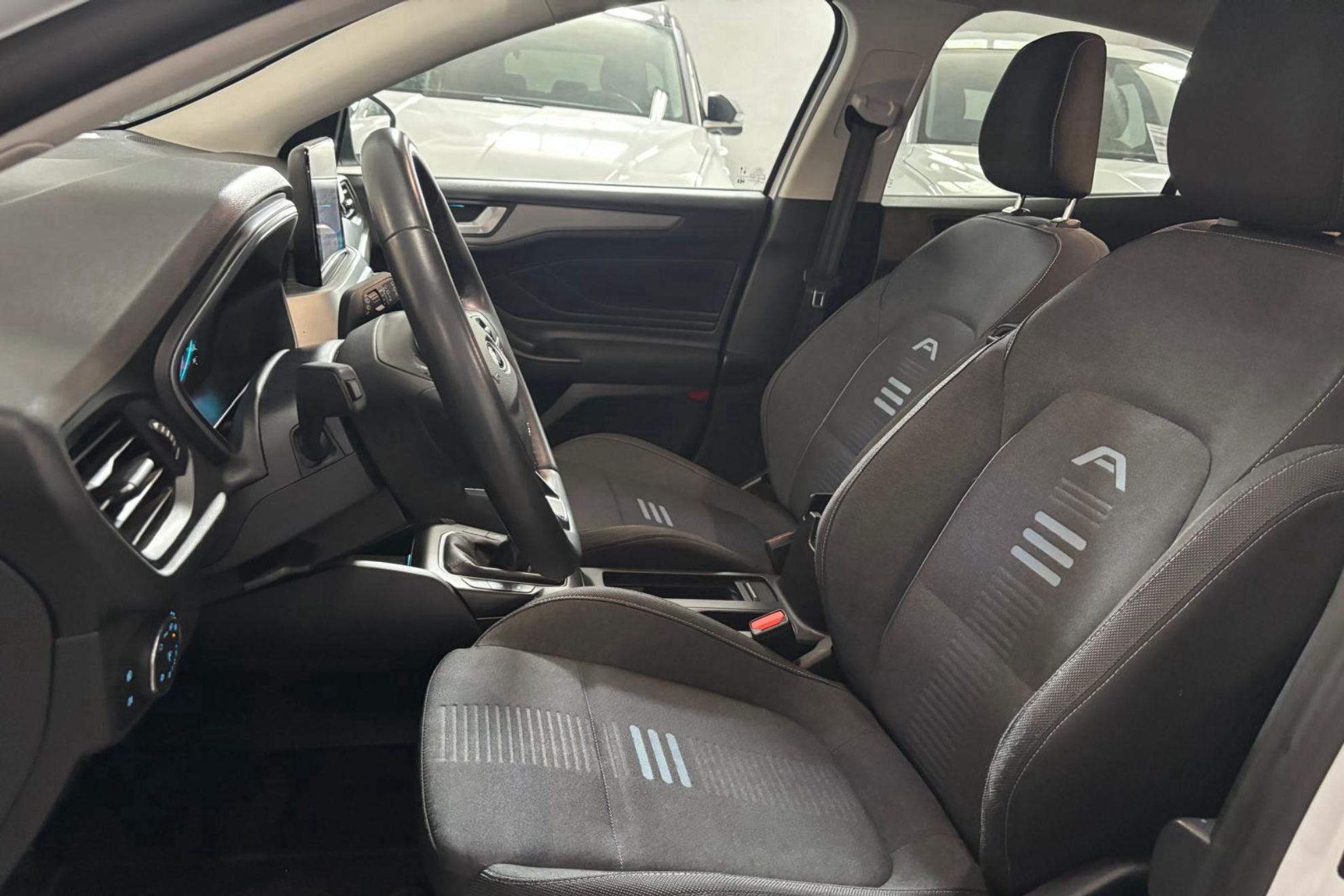 Ford Focus 1.0 EcoBoost MHEV Active - foto 10