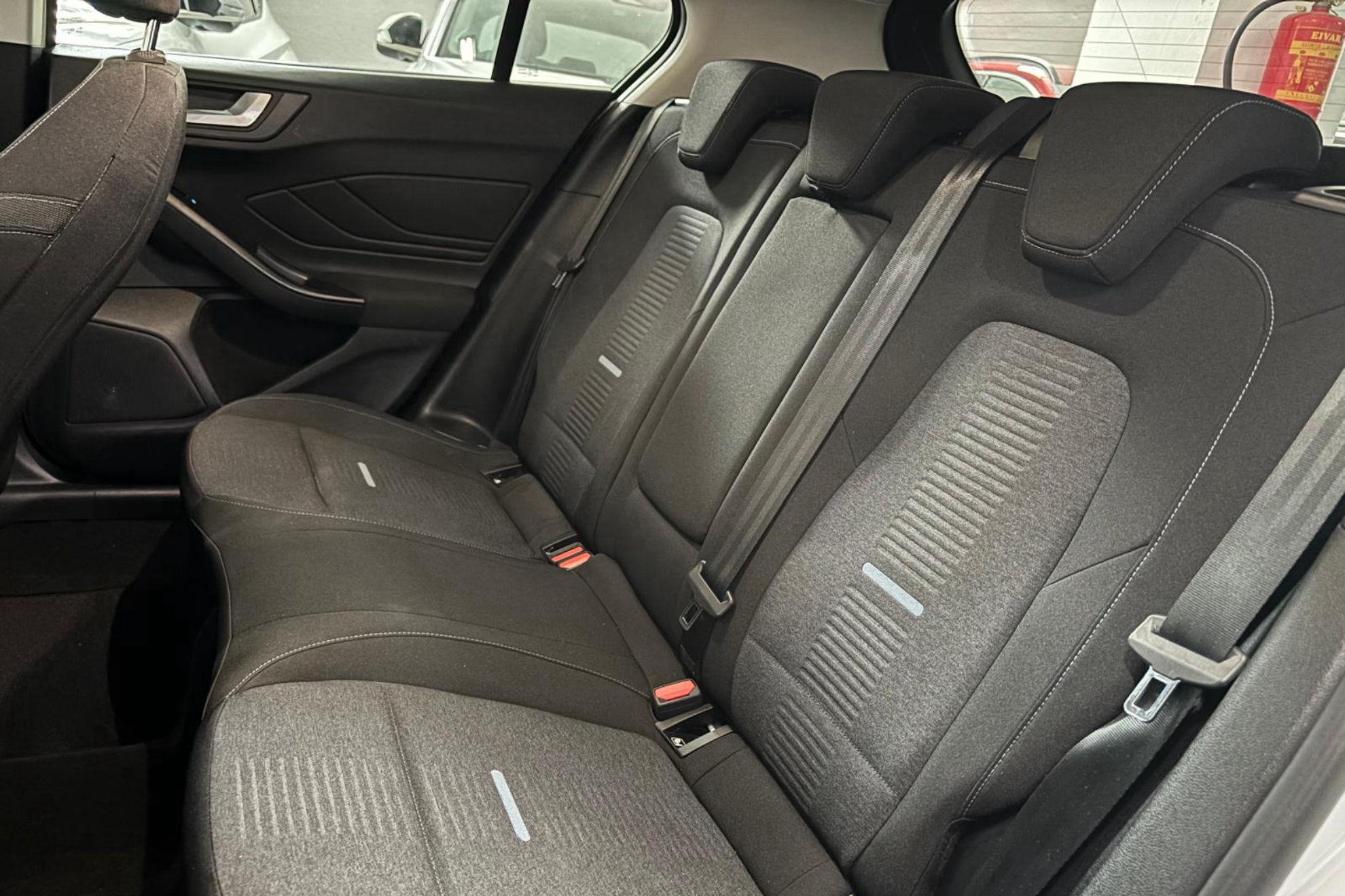 Ford Focus 1.0 EcoBoost MHEV Active - foto 12