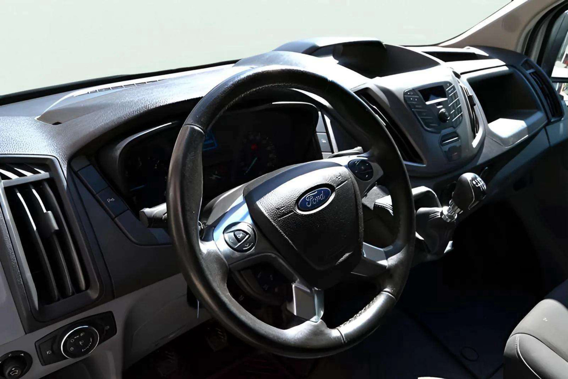Ford Transit 350 L3 Ambiente Propulsión Trasera - foto 11