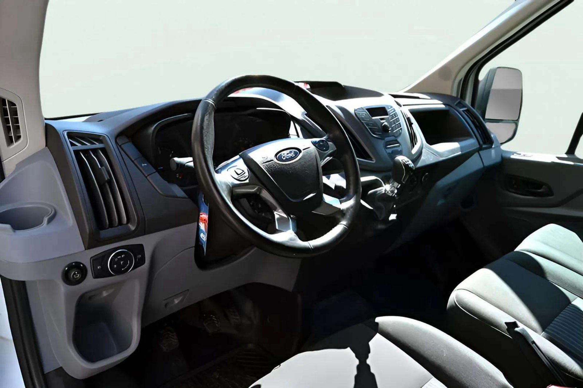 Ford Transit 350 L3 Ambiente Propulsión Trasera - foto 12