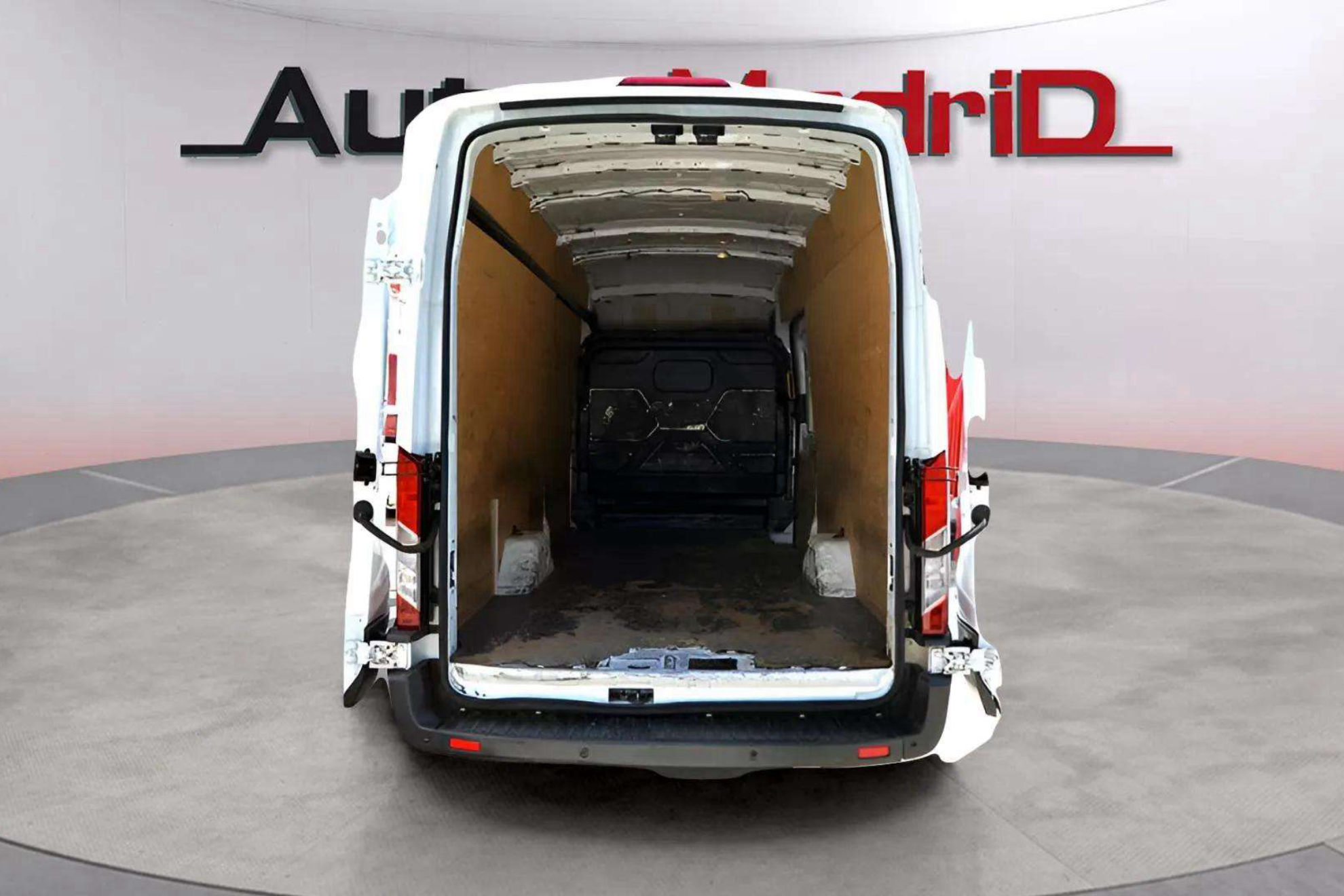 Ford Transit 350 L3 Ambiente Propulsión Trasera - foto 9