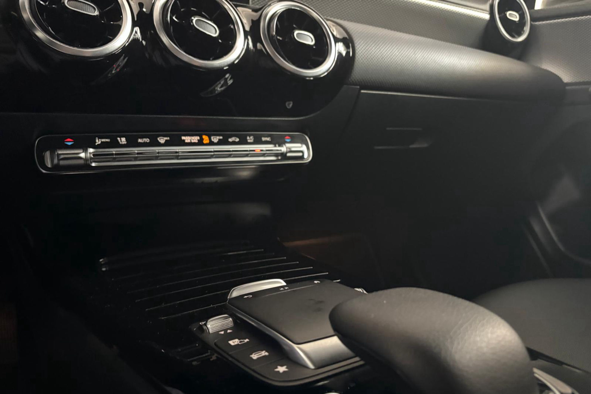 Mercedes-Benz CLA 200 D DCT - foto 32
