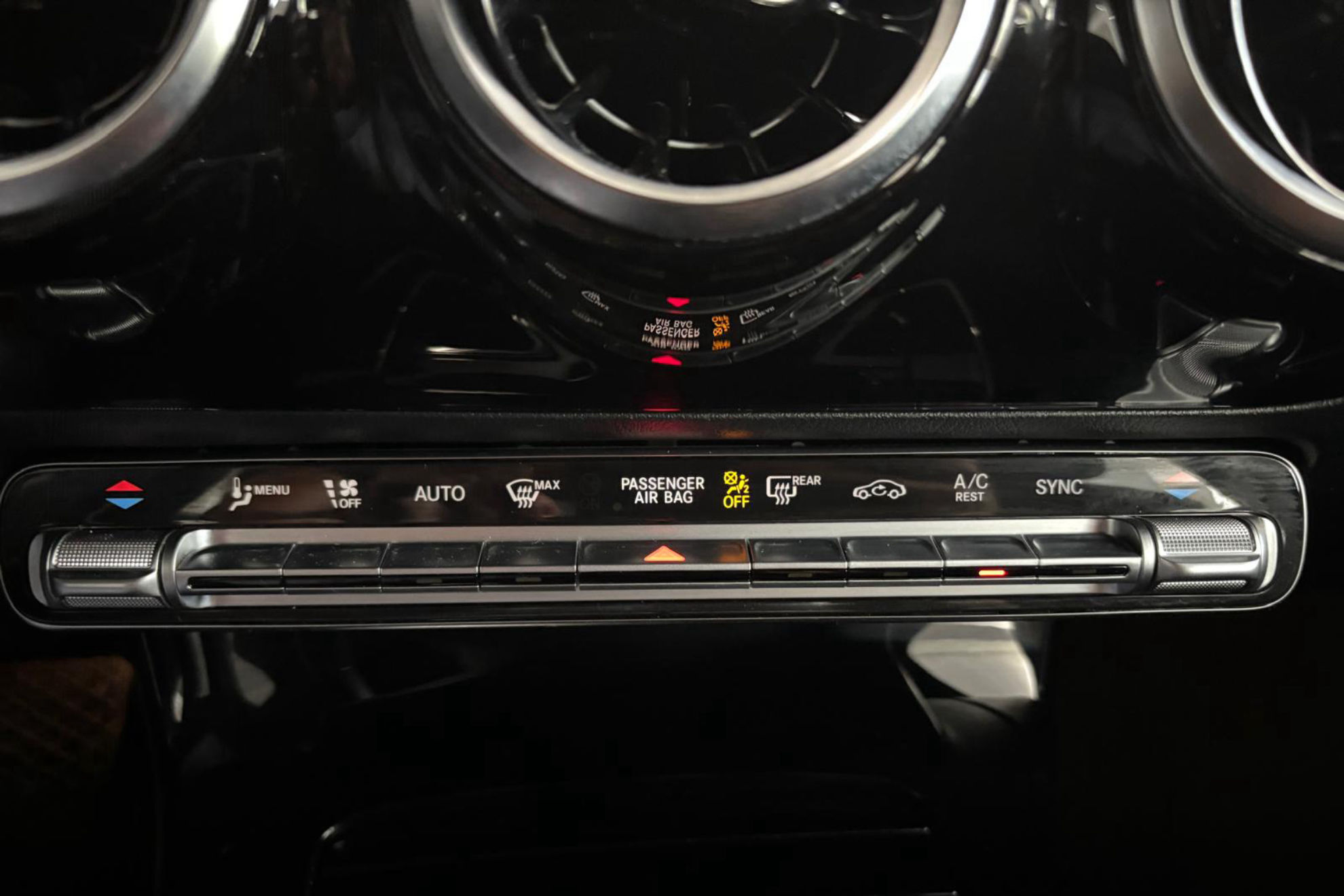 Mercedes-Benz CLA 200 D DCT - foto 30