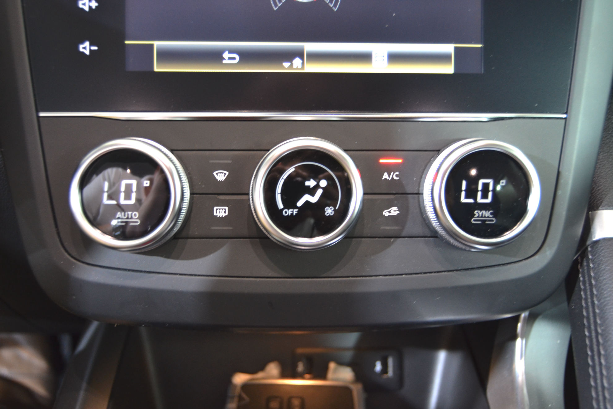 Renault Kadjar Techno GPF TCe EDC - foto 27