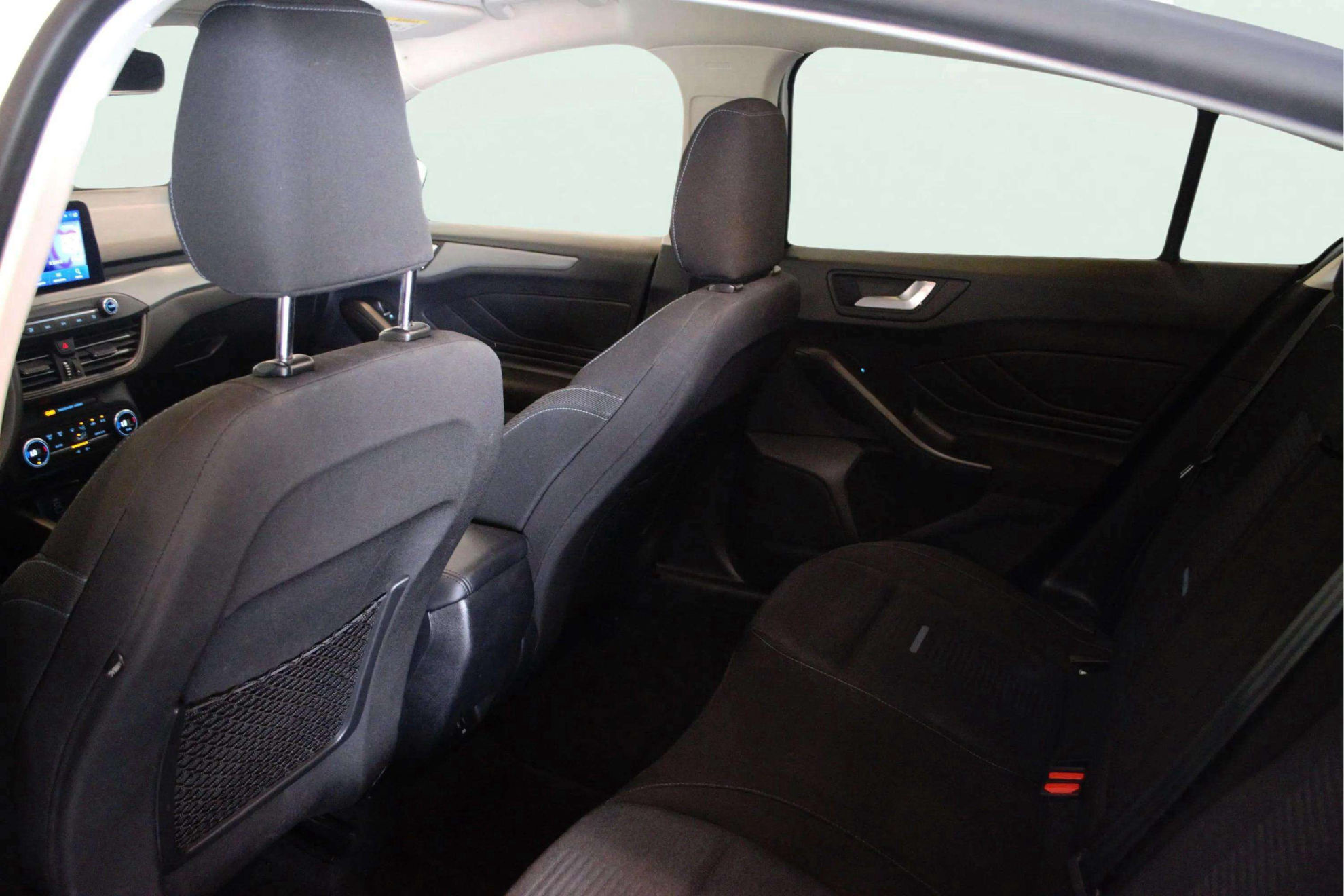 Ford Focus 1.0 EcoBoost MHEV Active - foto 11