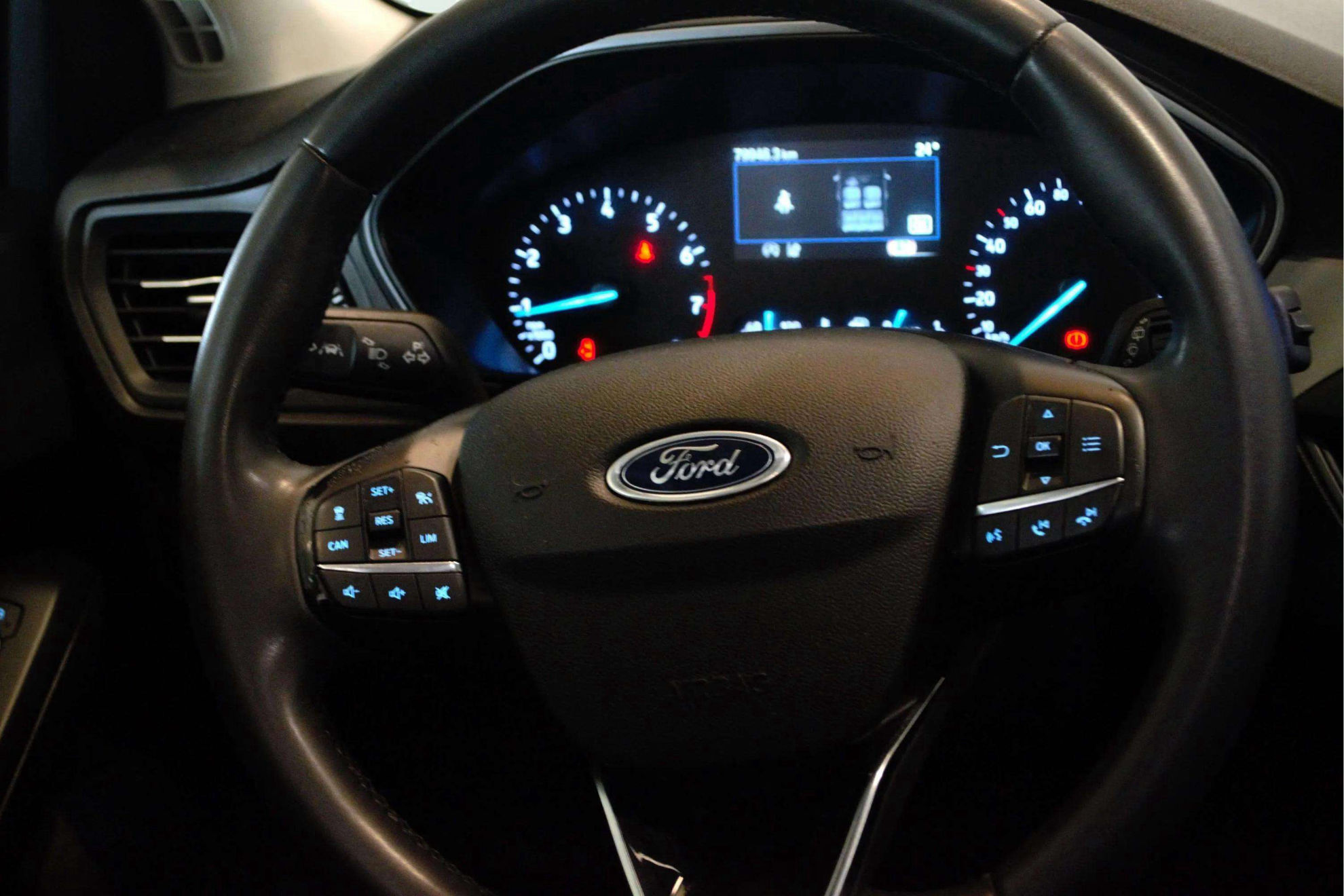 Ford Focus 1.0 EcoBoost MHEV Active - foto 16