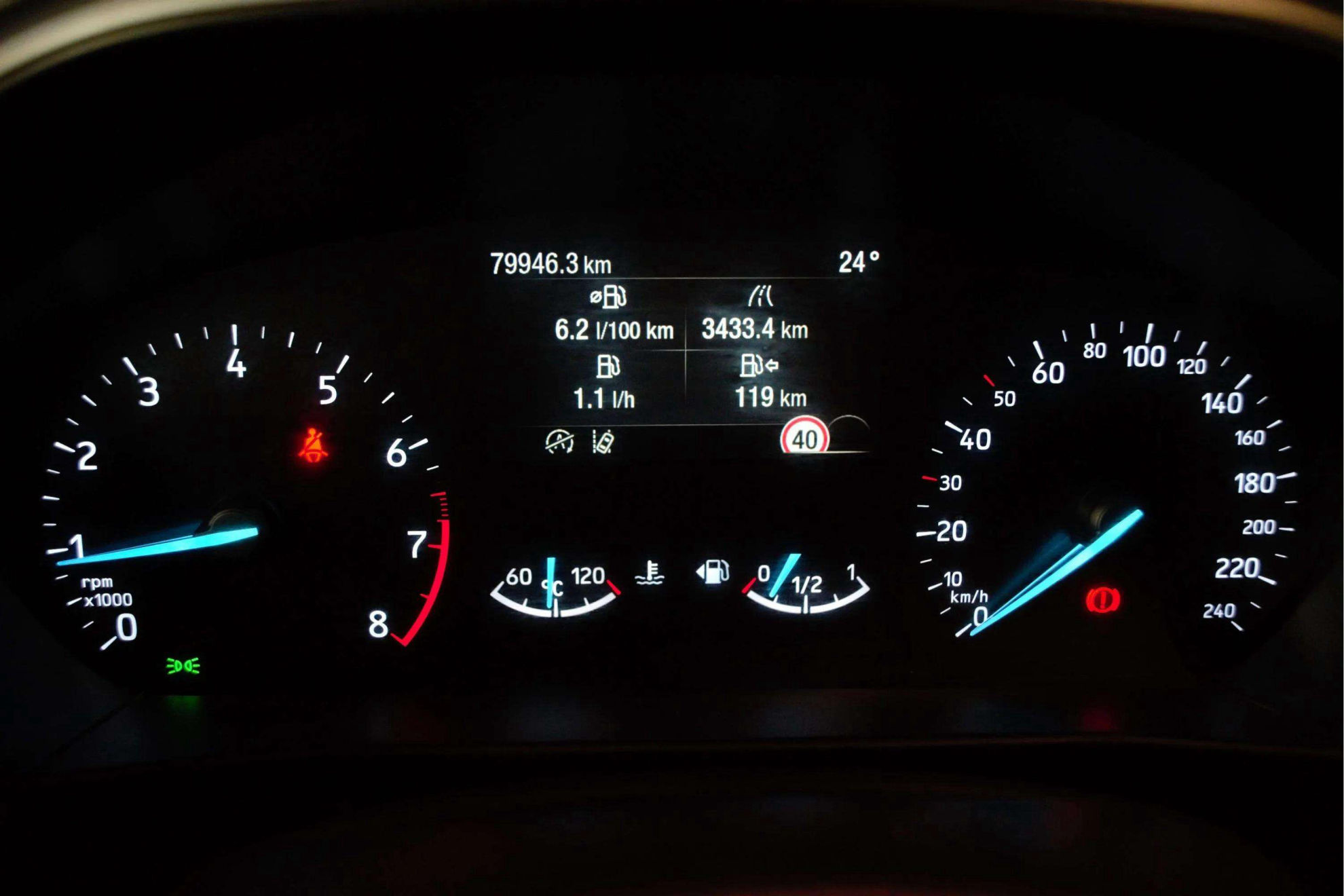 Ford Focus 1.0 EcoBoost MHEV Active - foto 22