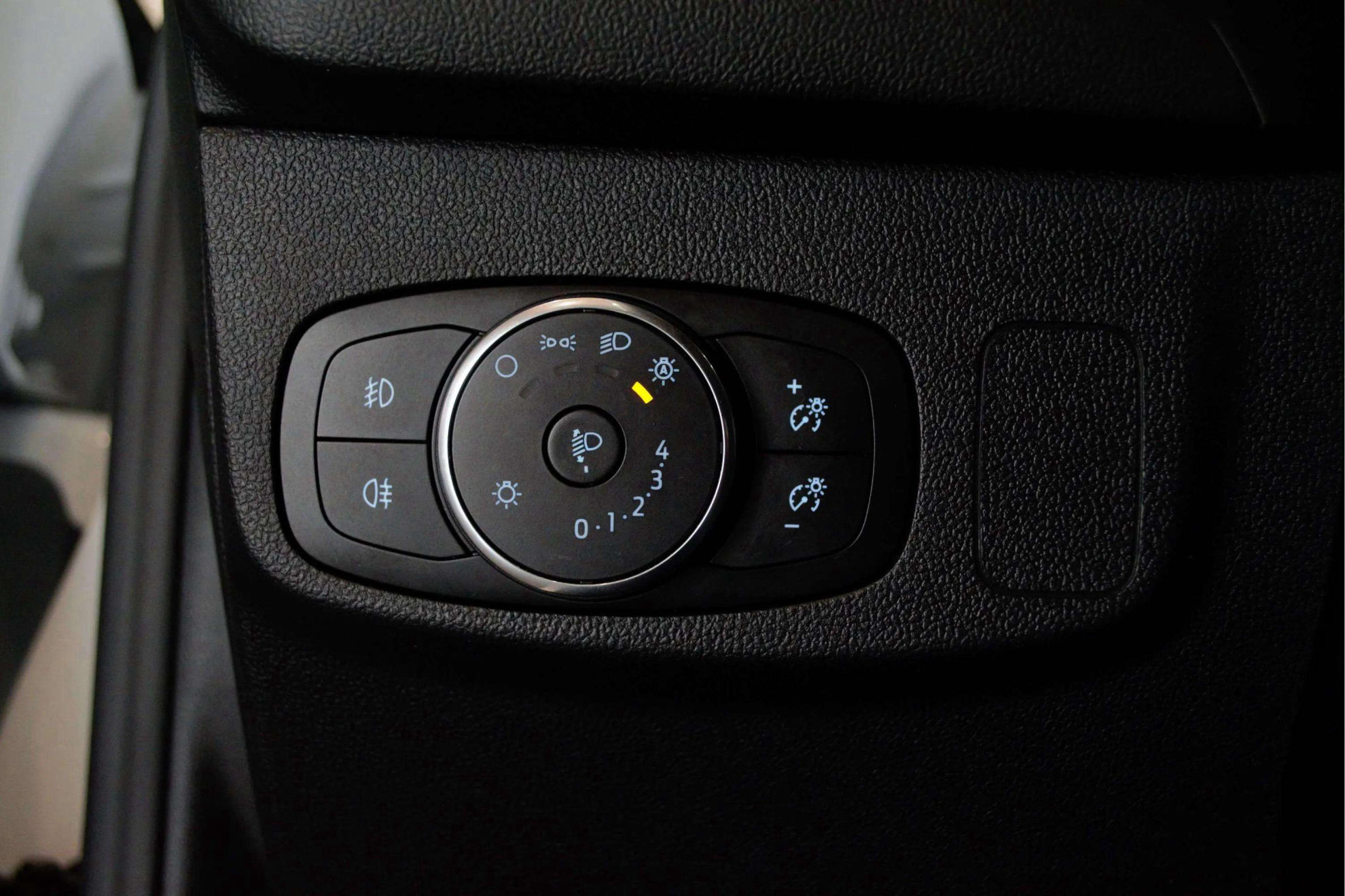 Ford Focus 1.0 EcoBoost MHEV Active - foto 17