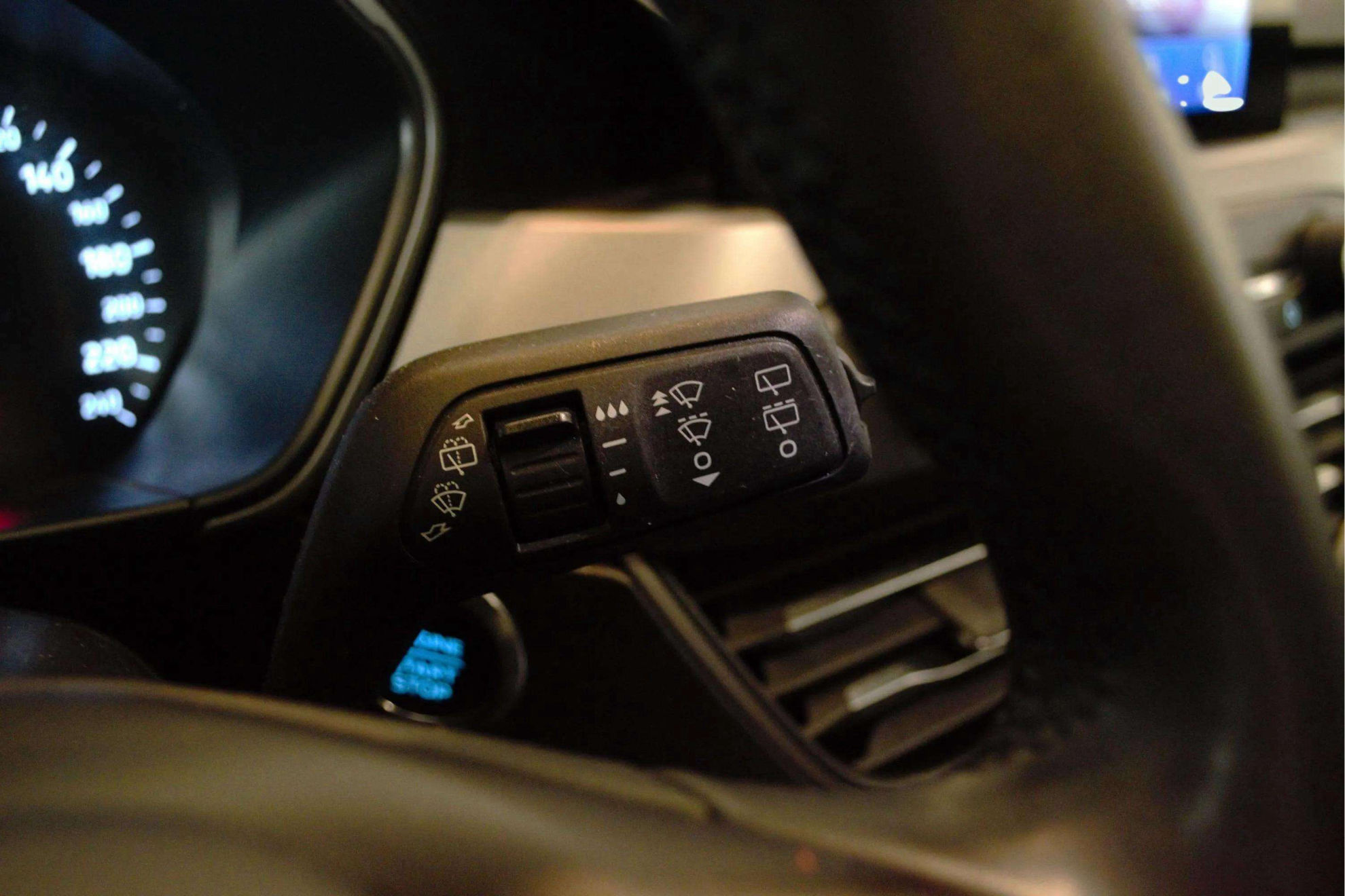 Ford Focus 1.0 EcoBoost MHEV Active - foto 21