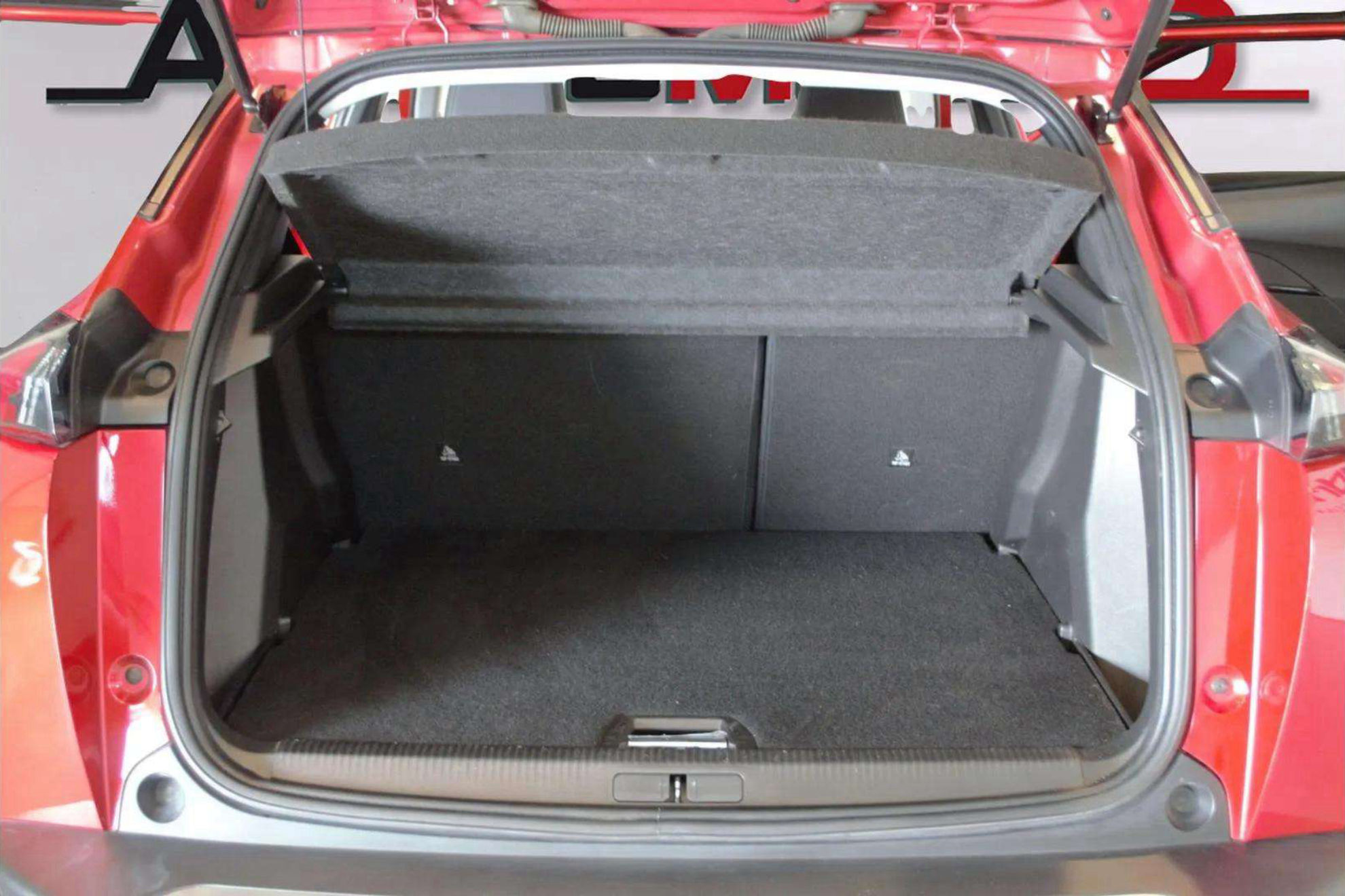 Peugeot 2008 Allure PureTech 130 BVM6 - foto 5