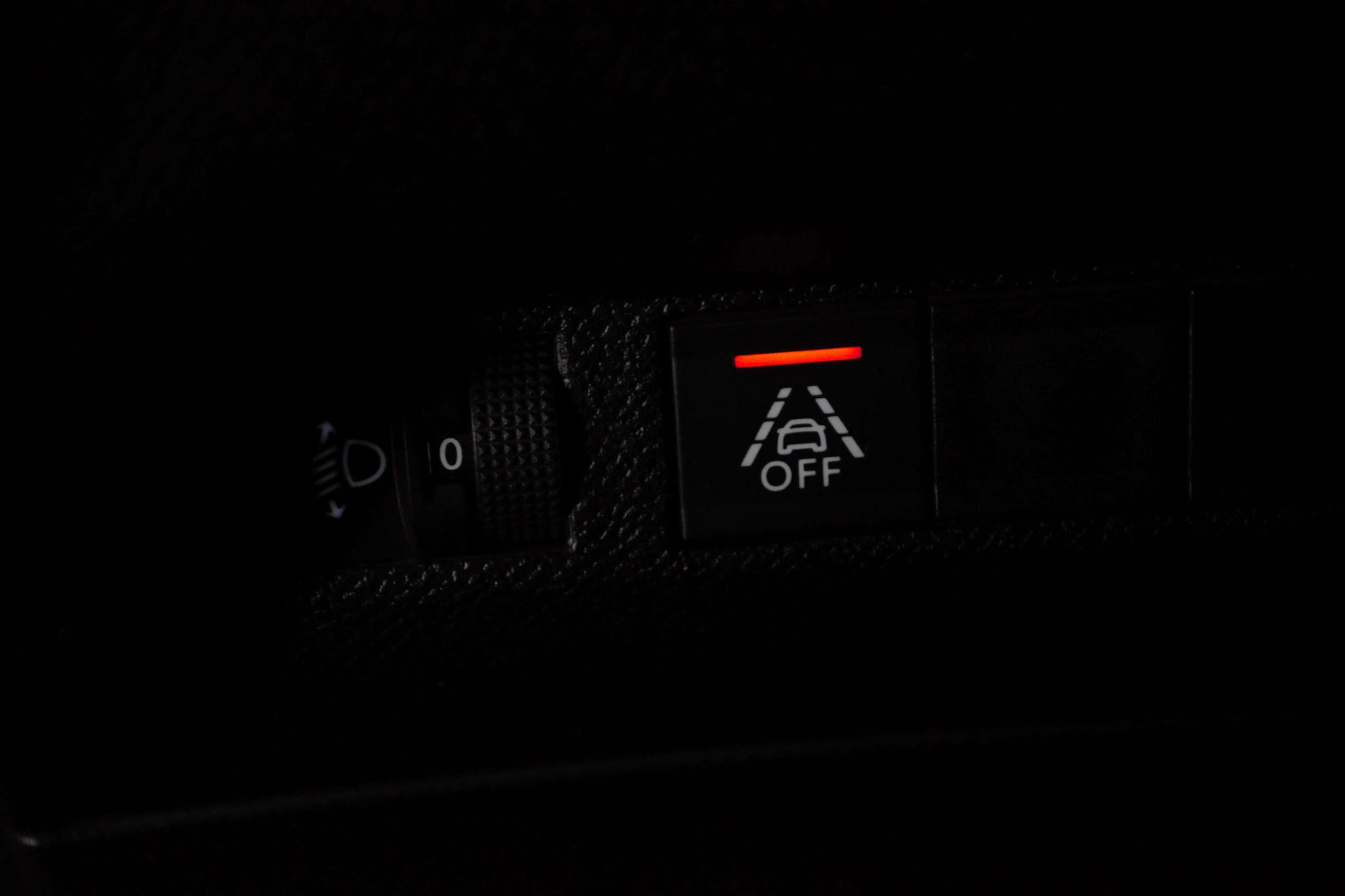 Peugeot 2008 Allure PureTech 130 BVM6 - foto 15