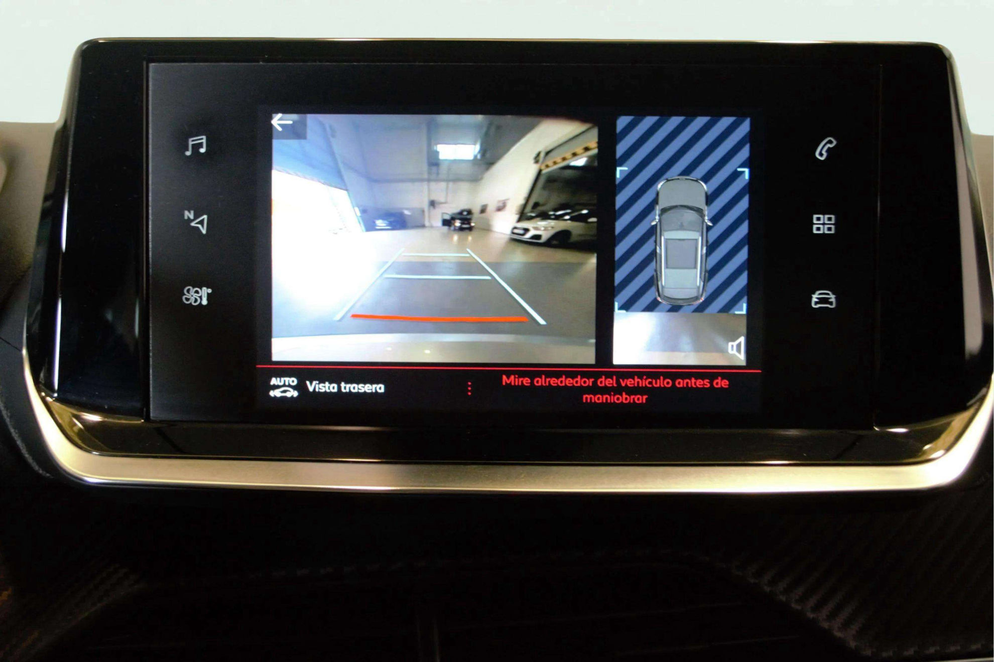 Peugeot 2008 Allure PureTech 130 BVM6 - foto 23