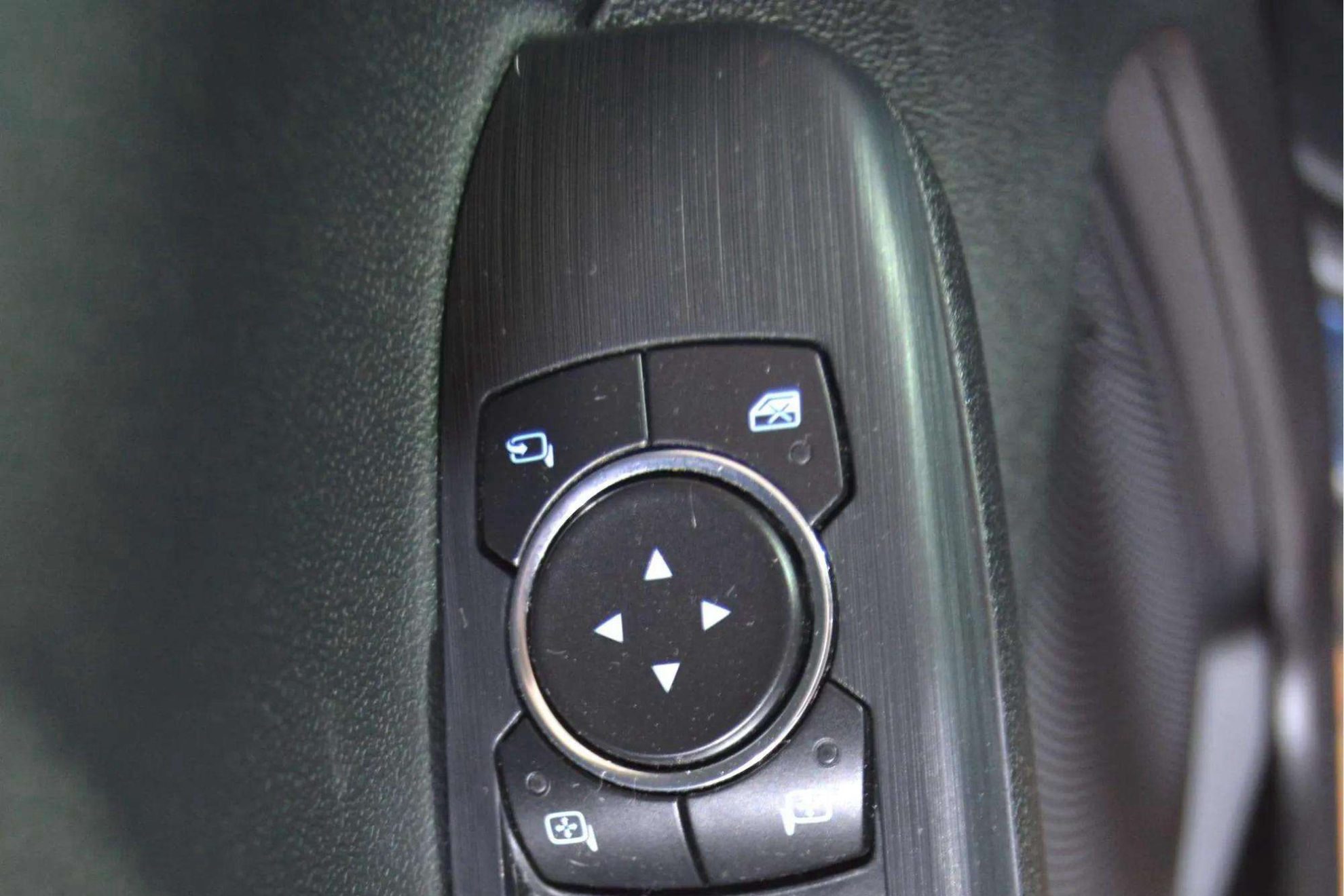 Ford Kuga Titanium 1.5 EcoBlue - foto 12