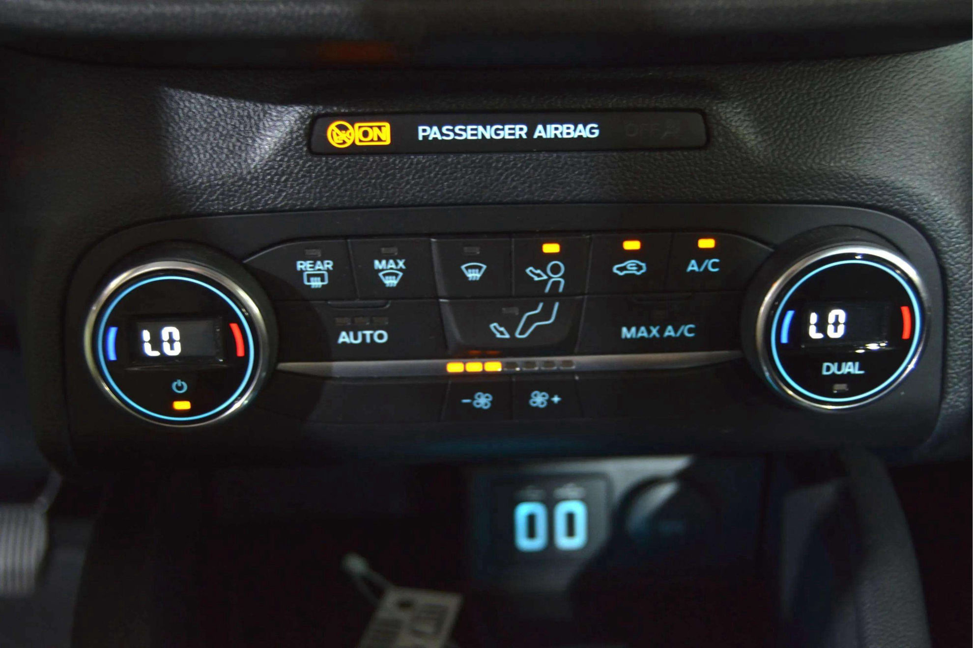 Ford Kuga Titanium 1.5 EcoBlue - foto 22