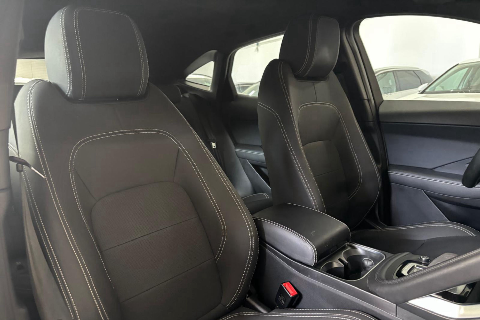 Jaguar E-Pace 2.0D RDynamic S 4WD - foto 10
