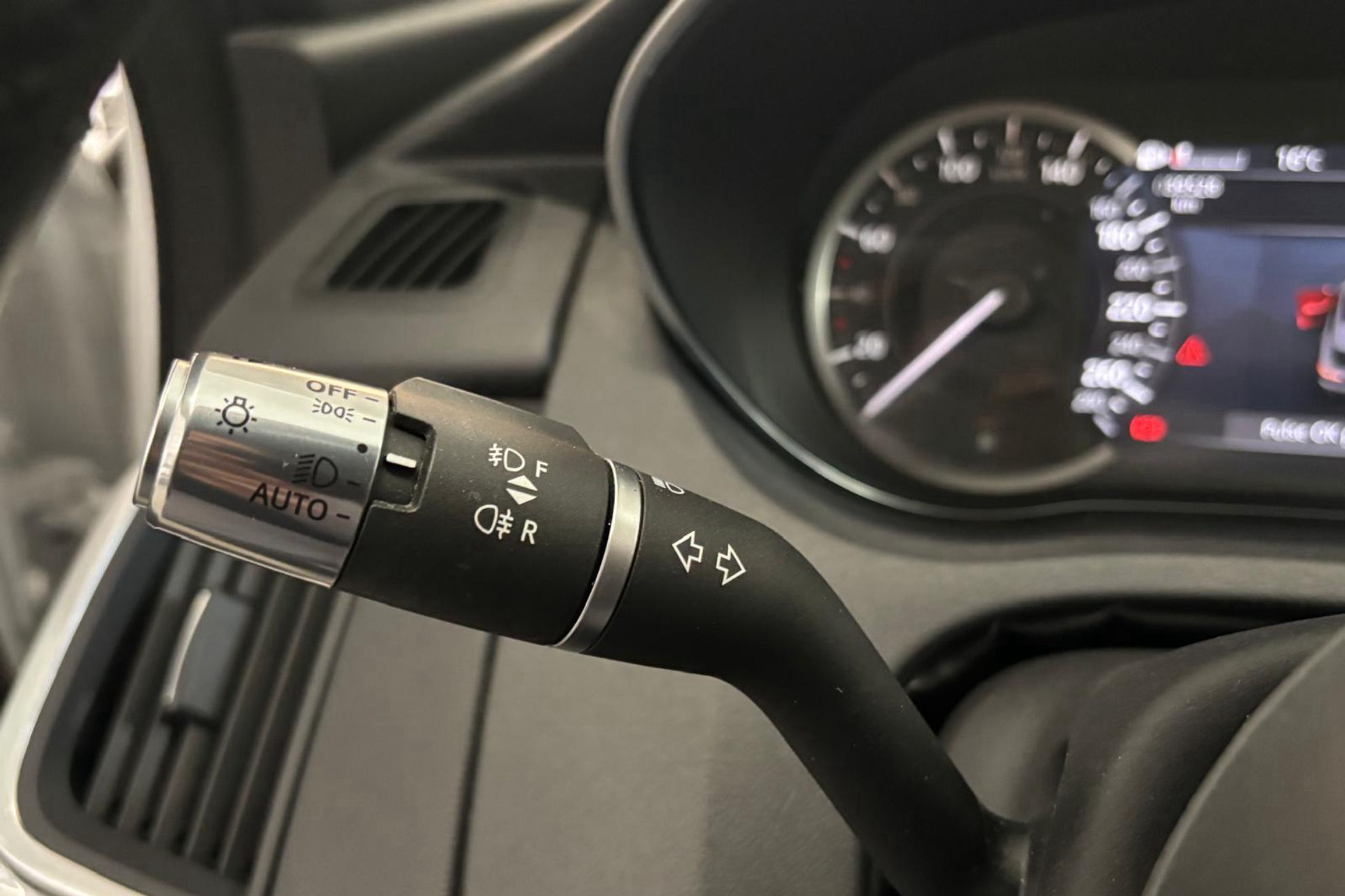 Jaguar E-Pace 2.0D RDynamic S 4WD - foto 19