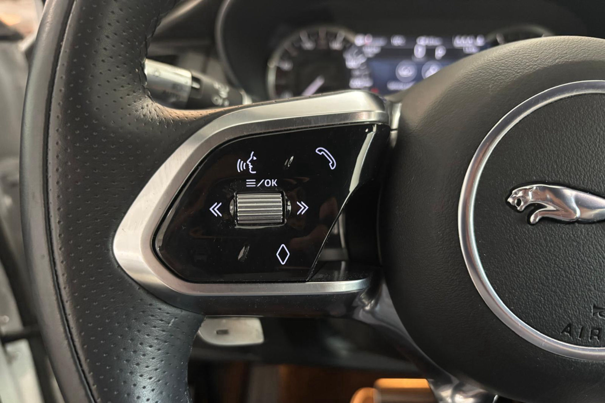 Jaguar E-Pace 2.0D RDynamic S 4WD - foto 17