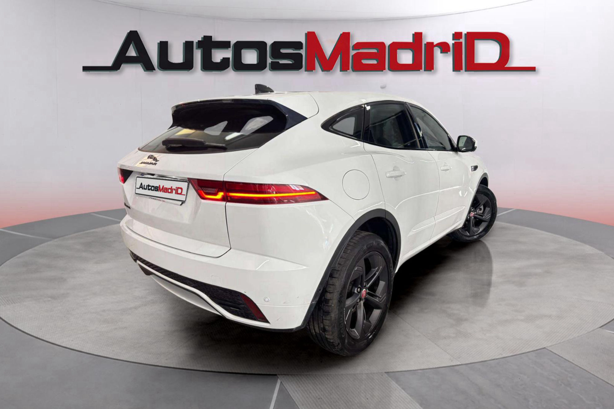 Jaguar E-Pace 2.0D RDynamic S 4WD - foto 3