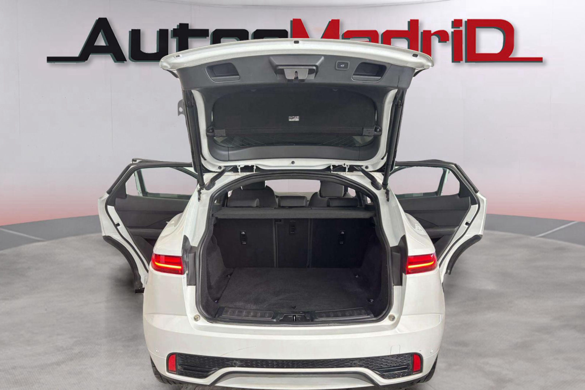 Jaguar E-Pace 2.0D RDynamic S 4WD - foto 5