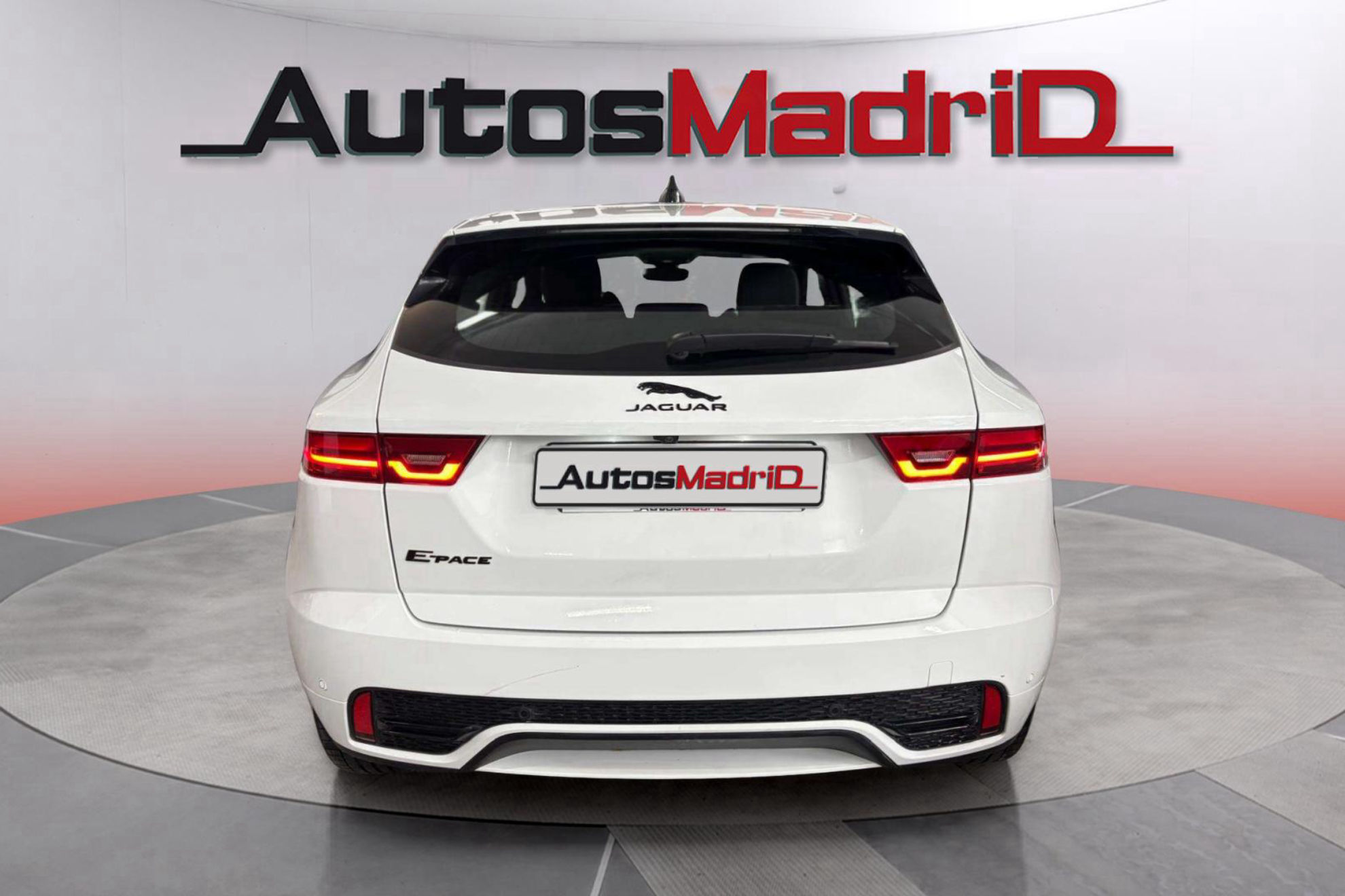 Jaguar E-Pace 2.0D RDynamic S 4WD - foto 4