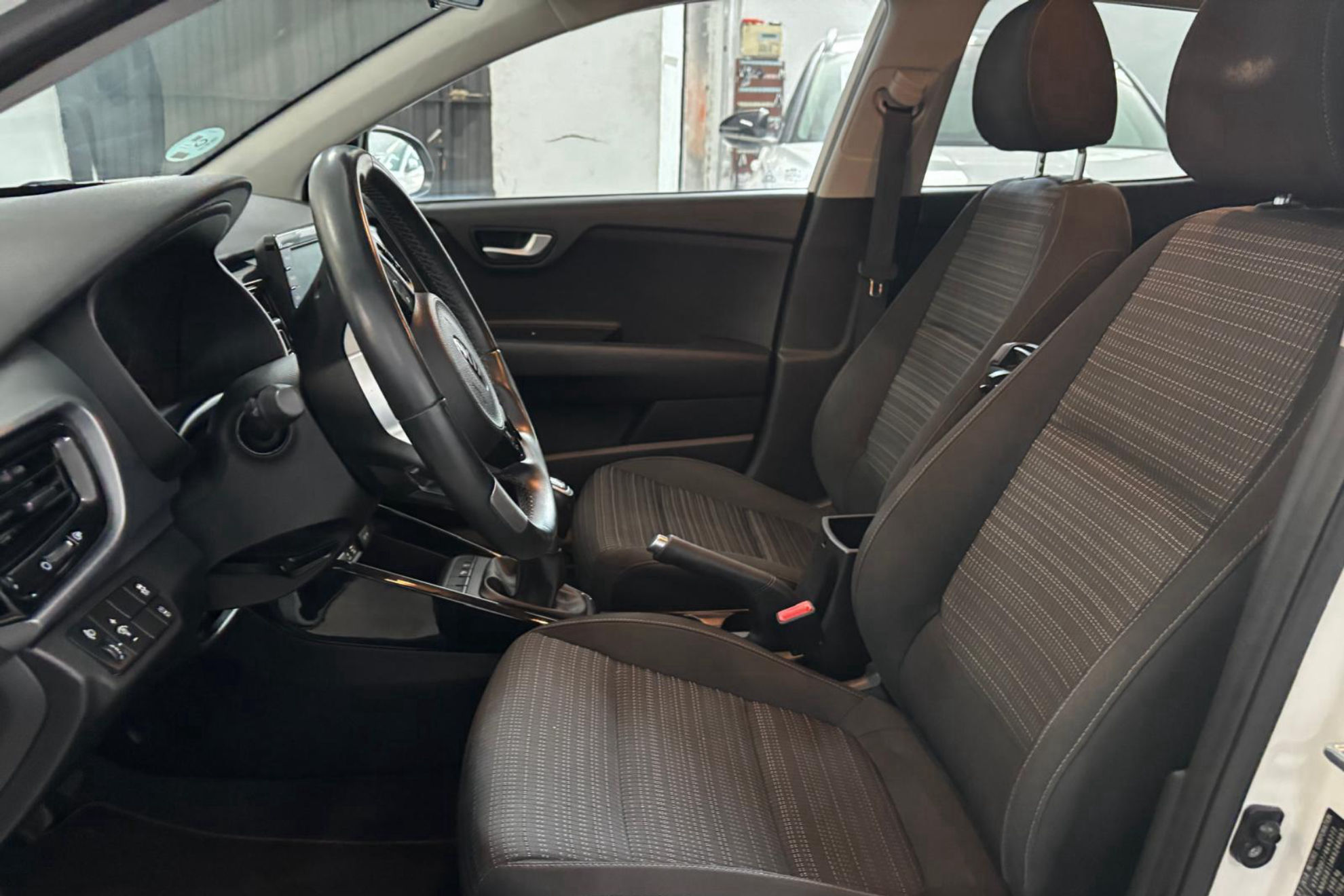 Kia Stonic 1.0 T-GDi Drive - foto 9