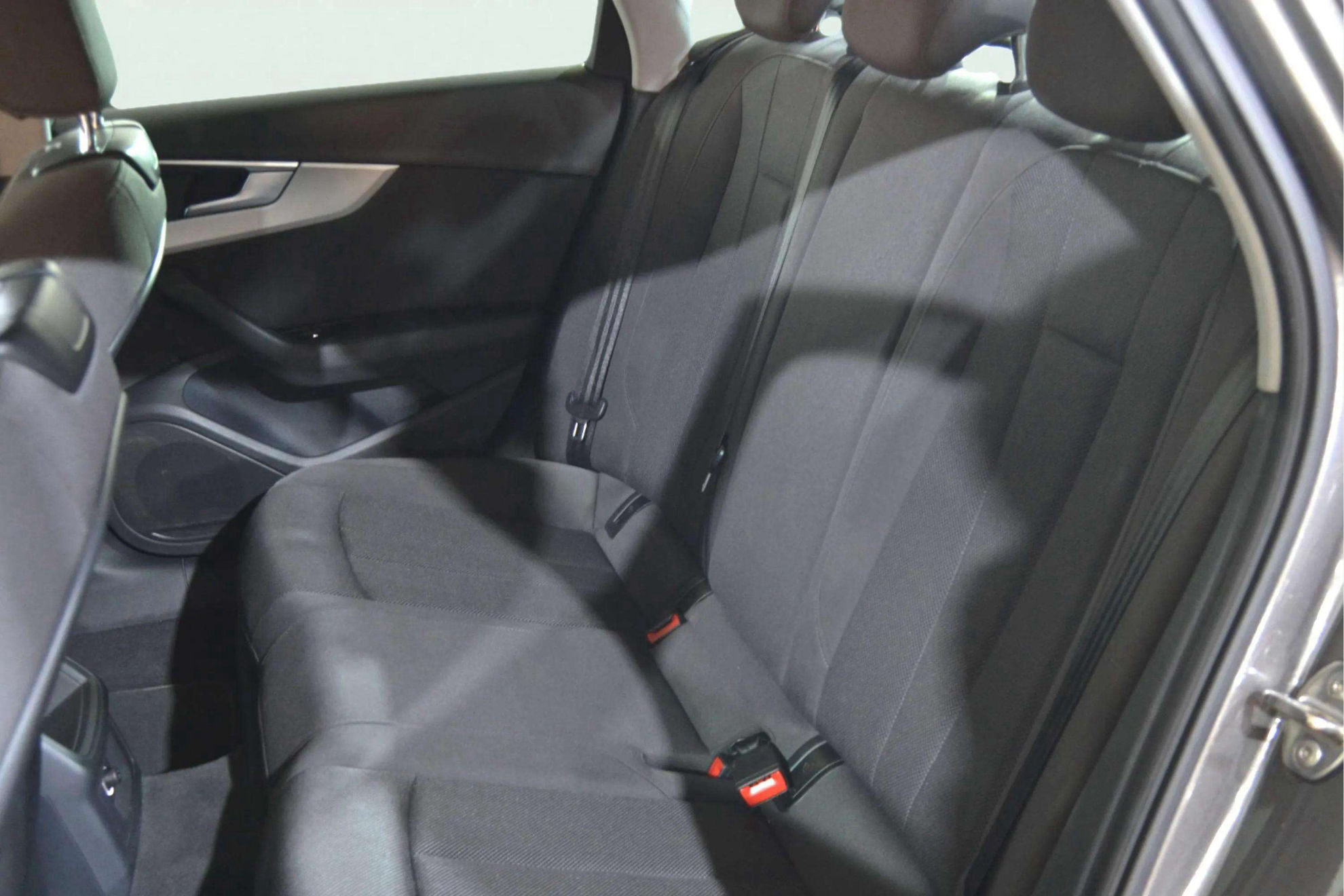 Audi A4 Advanced 35 TDI S tronic - foto 12