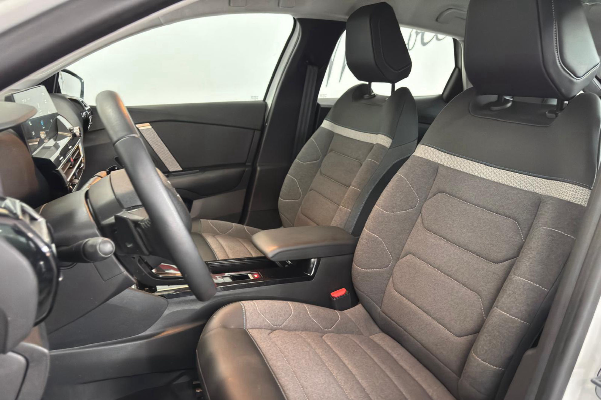 Citroën C4 BlueHDi 130 EAT8 Feel Pack - foto 13