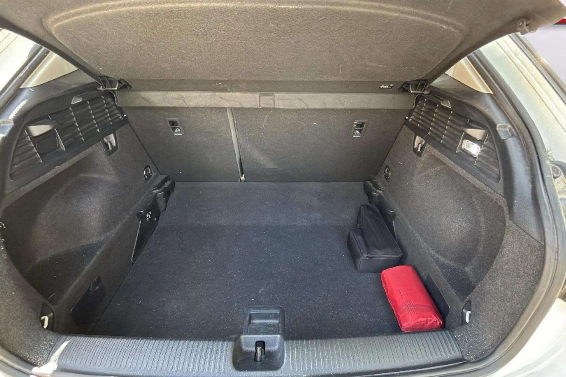 Audi Q2 S line 30 TDI - foto 9