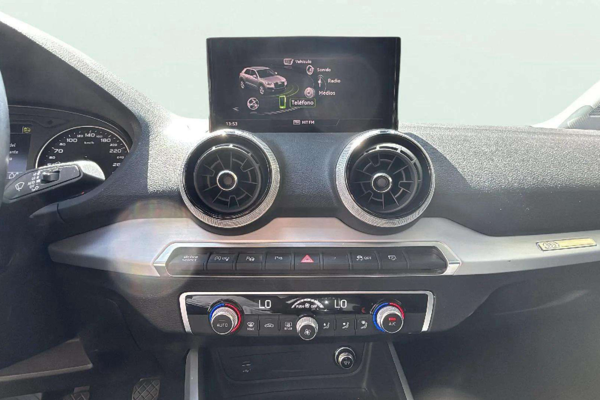 Audi Q2 S line 30 TDI - foto 15