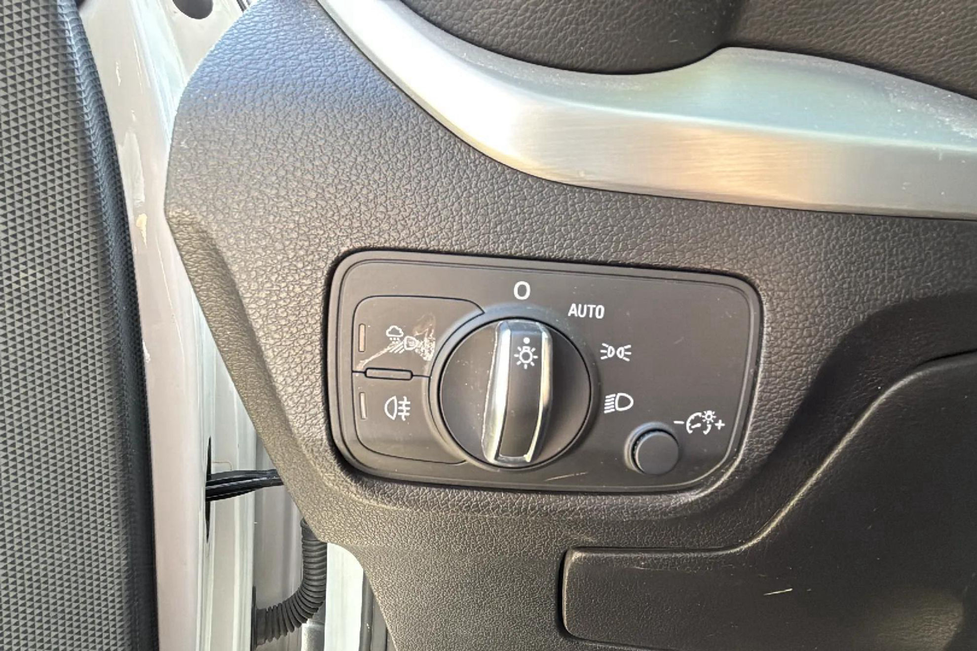Audi Q2 S line 30 TDI - foto 14
